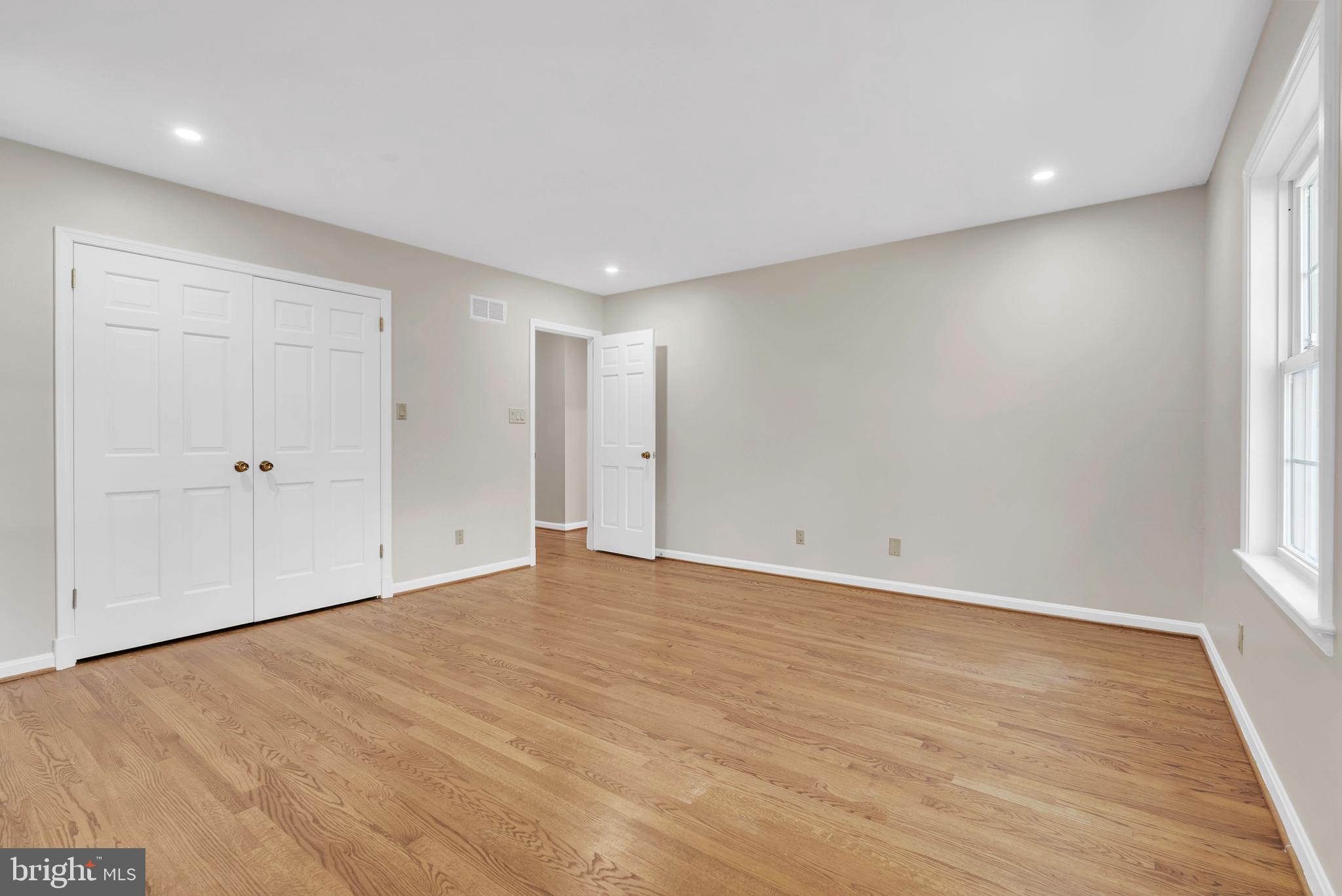 POTOMAC OUTSIDE - Residential Lease