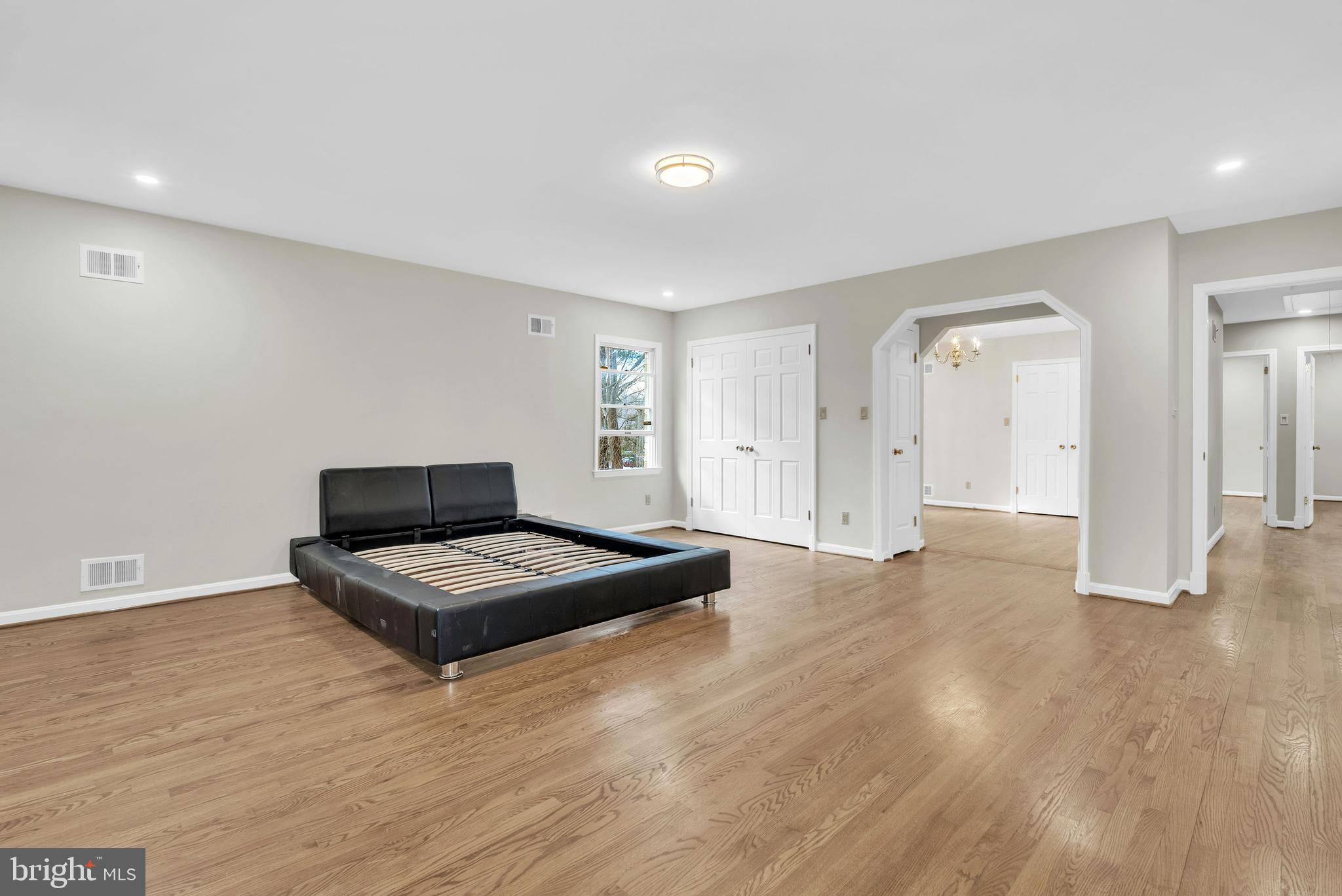 POTOMAC OUTSIDE - Residential Lease