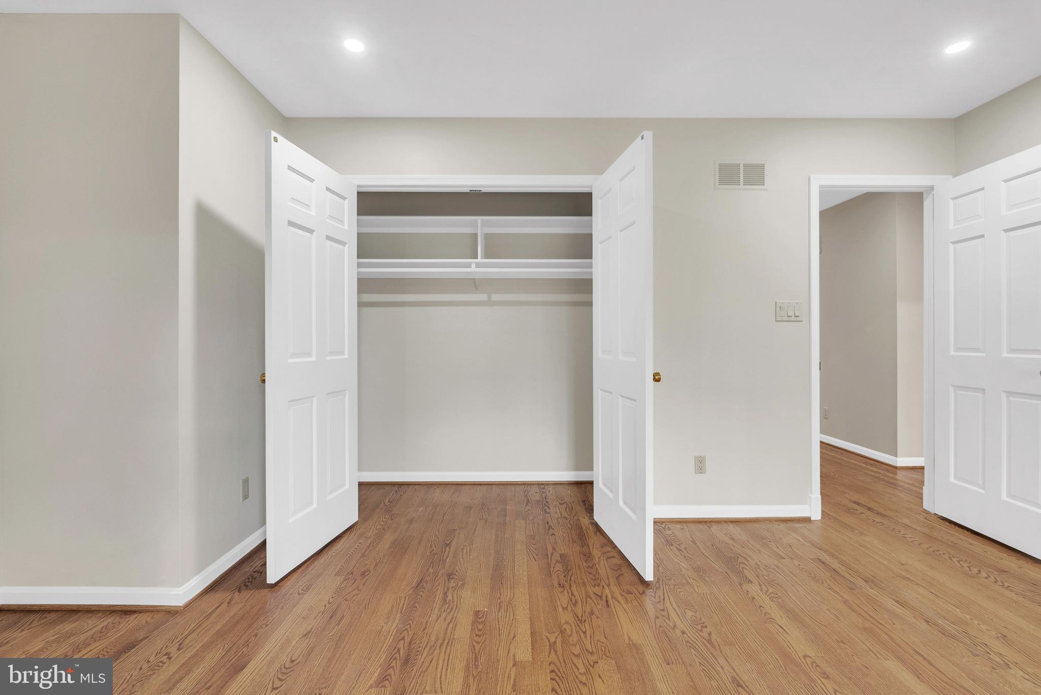 POTOMAC OUTSIDE - Residential Lease