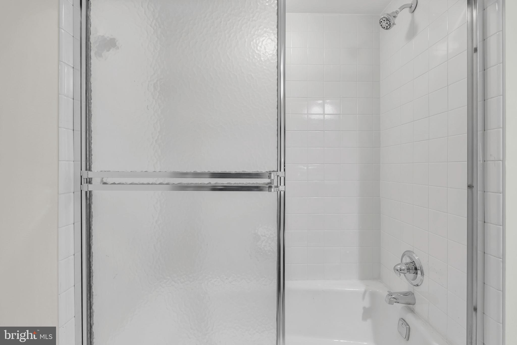 POTOMAC OUTSIDE - Residential Lease