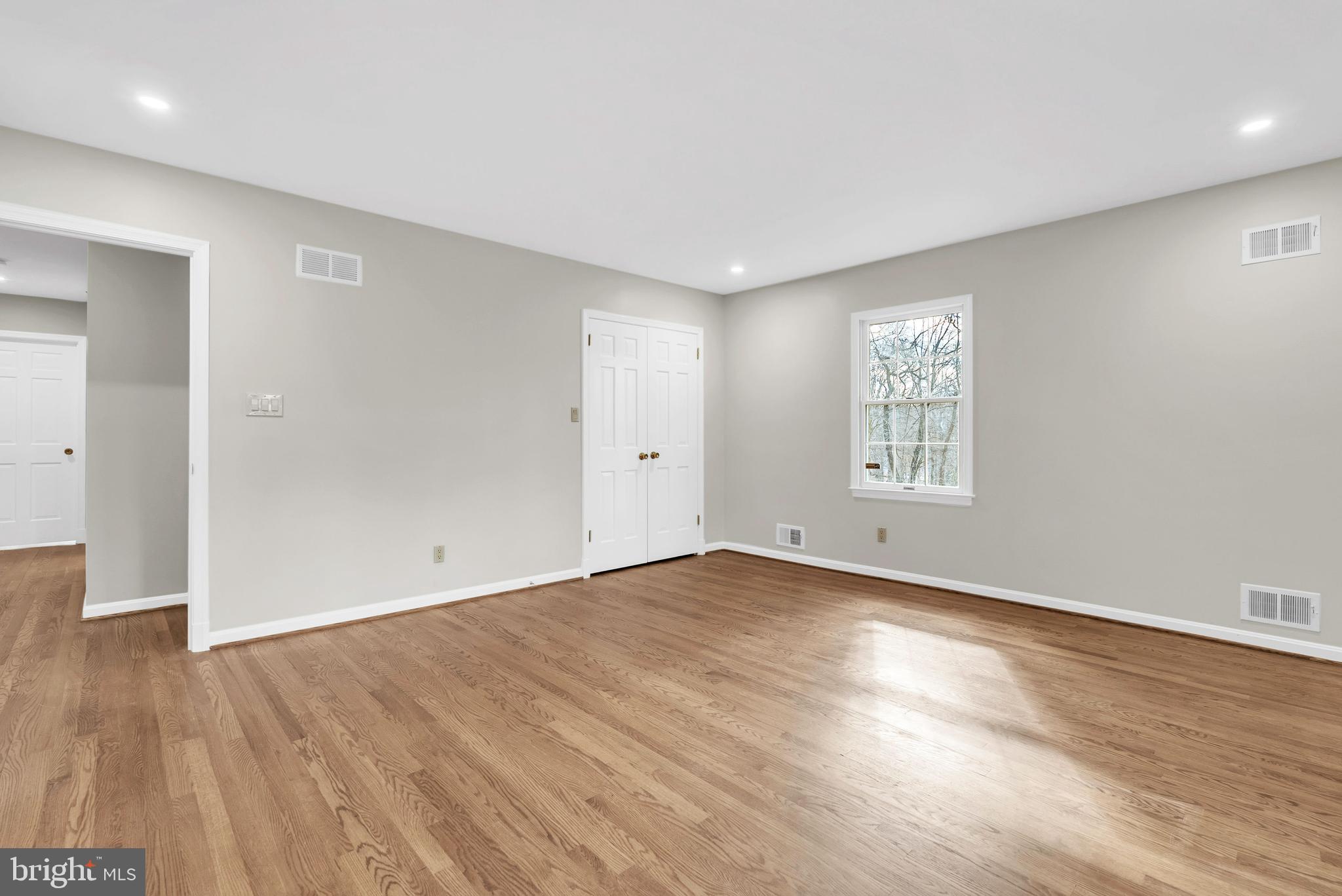 POTOMAC OUTSIDE - Residential Lease