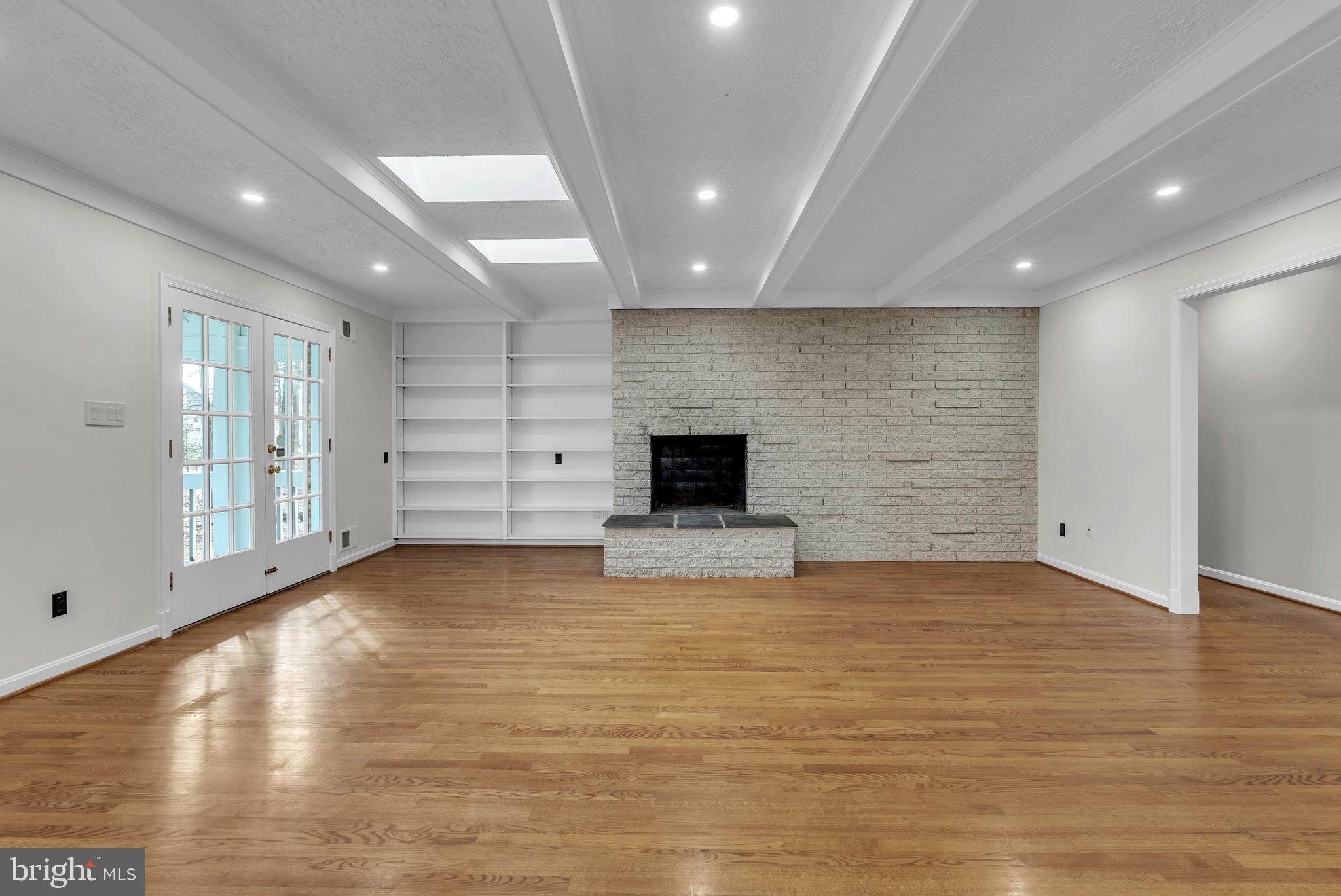 POTOMAC OUTSIDE - Residential Lease