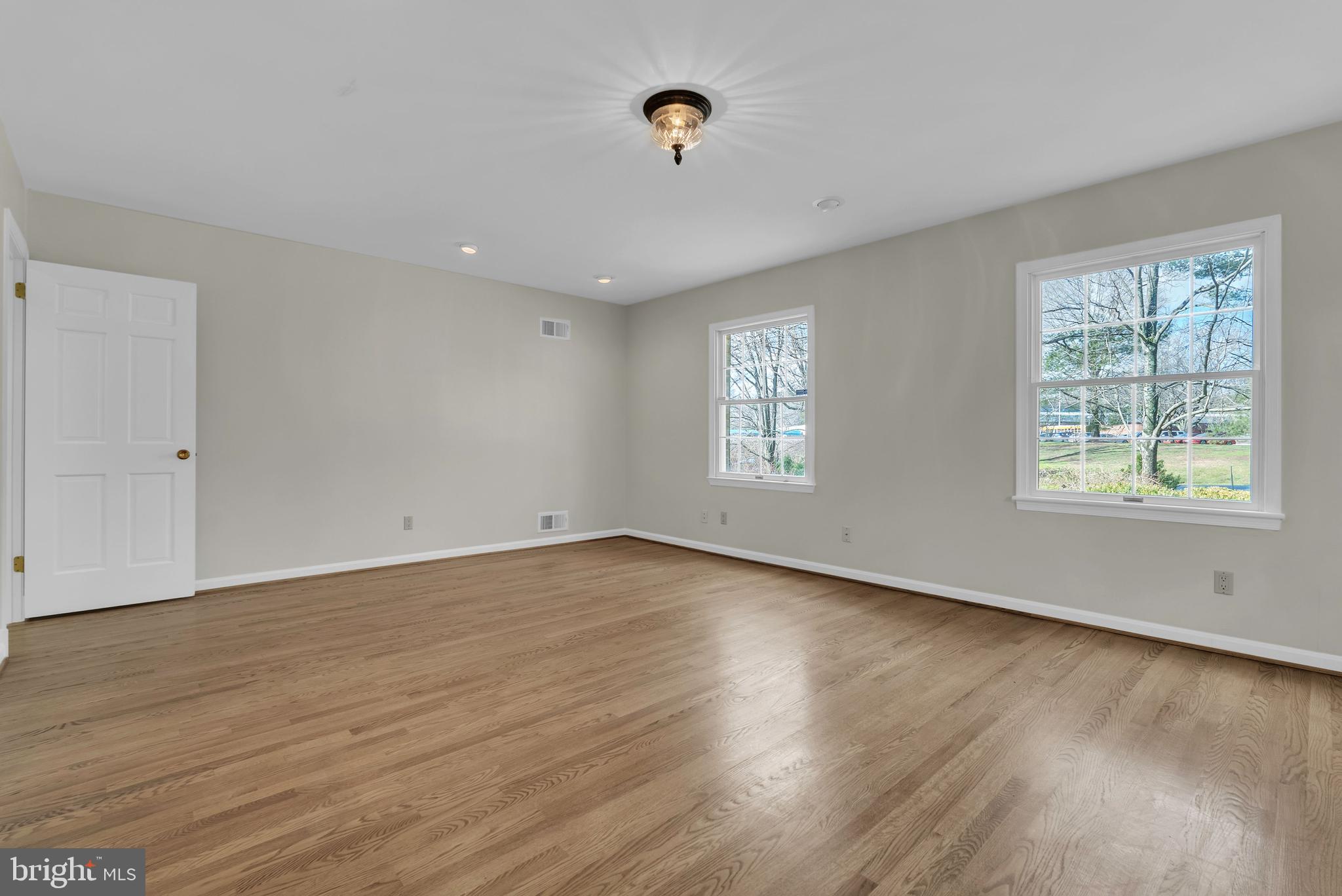 POTOMAC OUTSIDE - Residential Lease