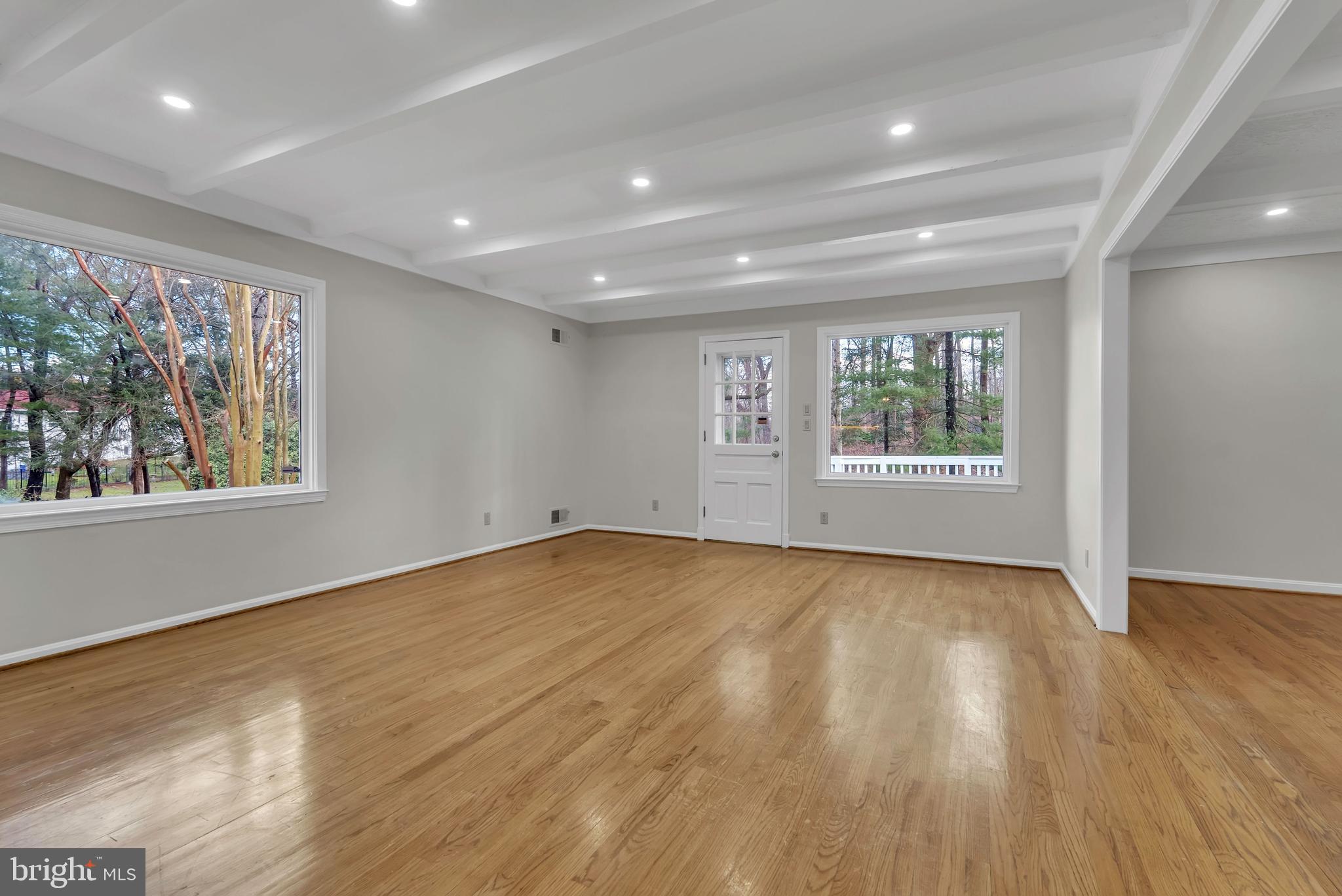 POTOMAC OUTSIDE - Residential Lease