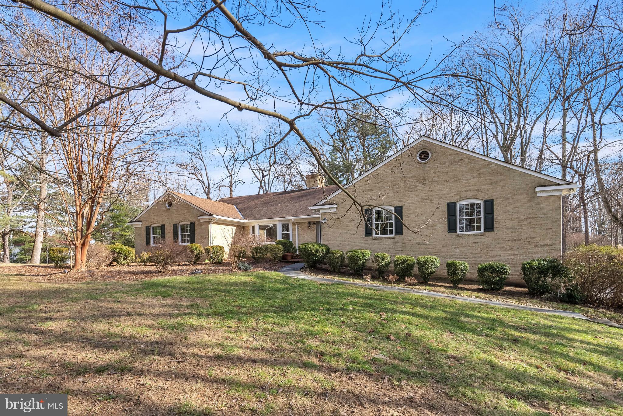 POTOMAC OUTSIDE - Residential Lease