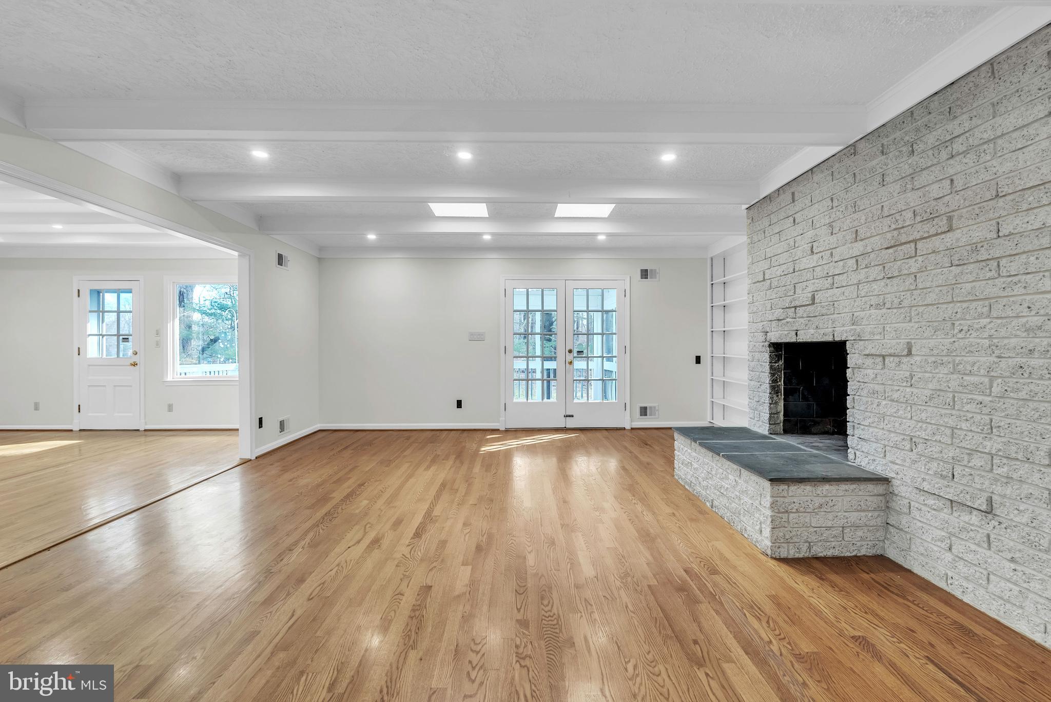 POTOMAC OUTSIDE - Residential Lease