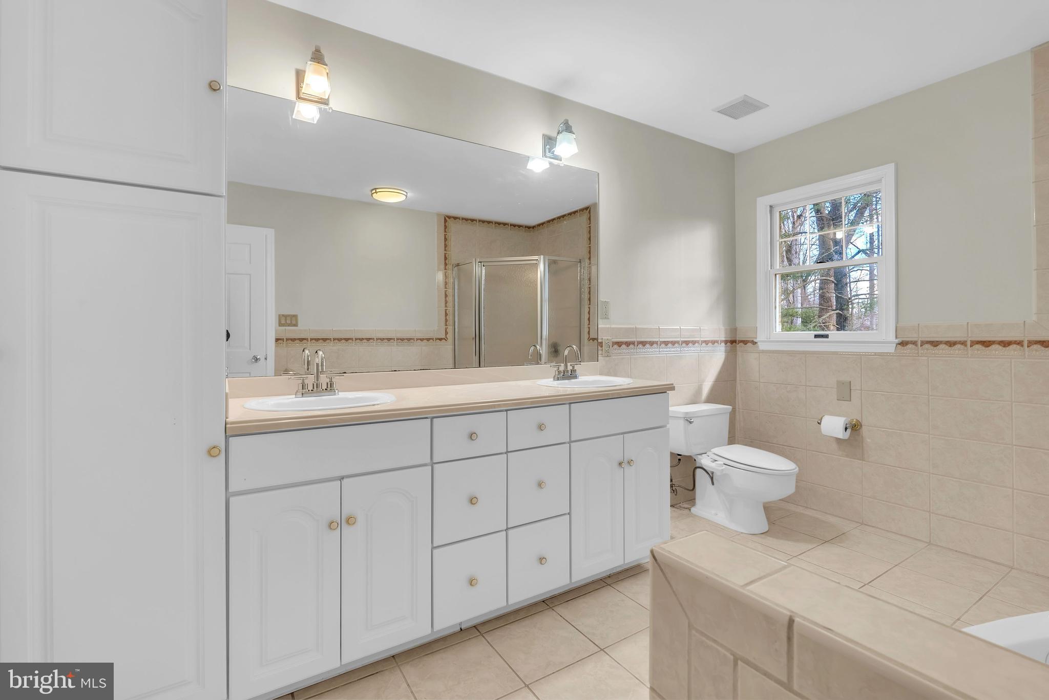 POTOMAC OUTSIDE - Residential Lease