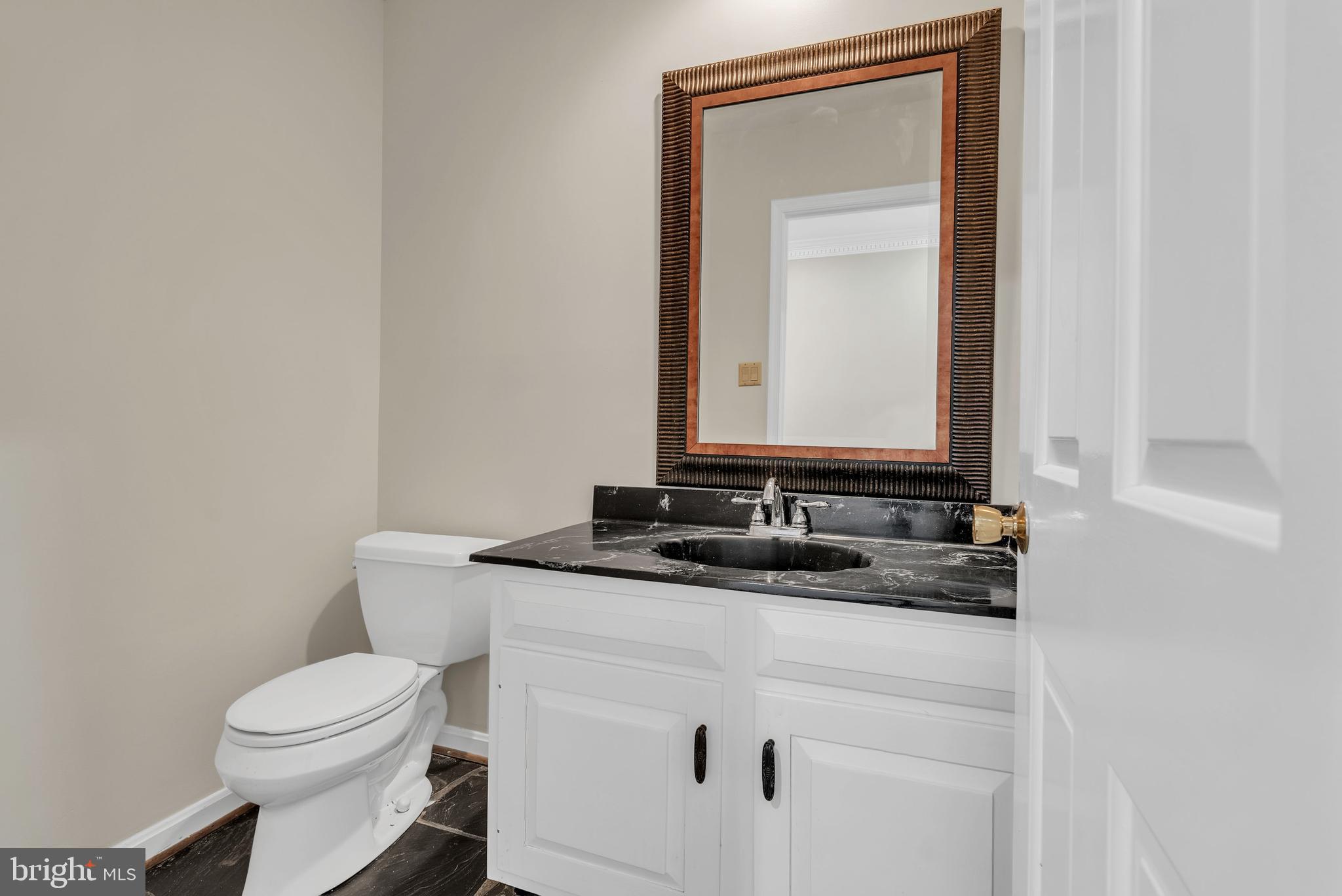 POTOMAC OUTSIDE - Residential Lease