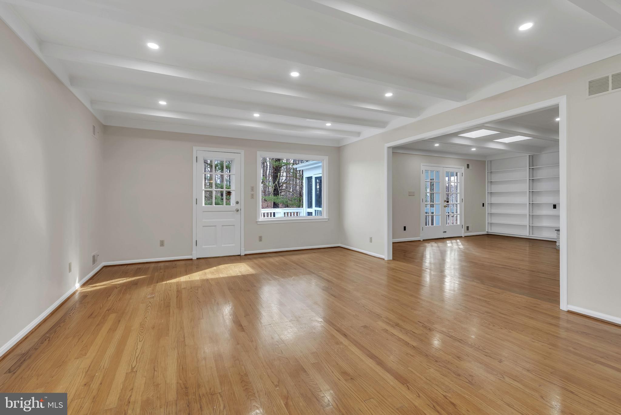 POTOMAC OUTSIDE - Residential Lease