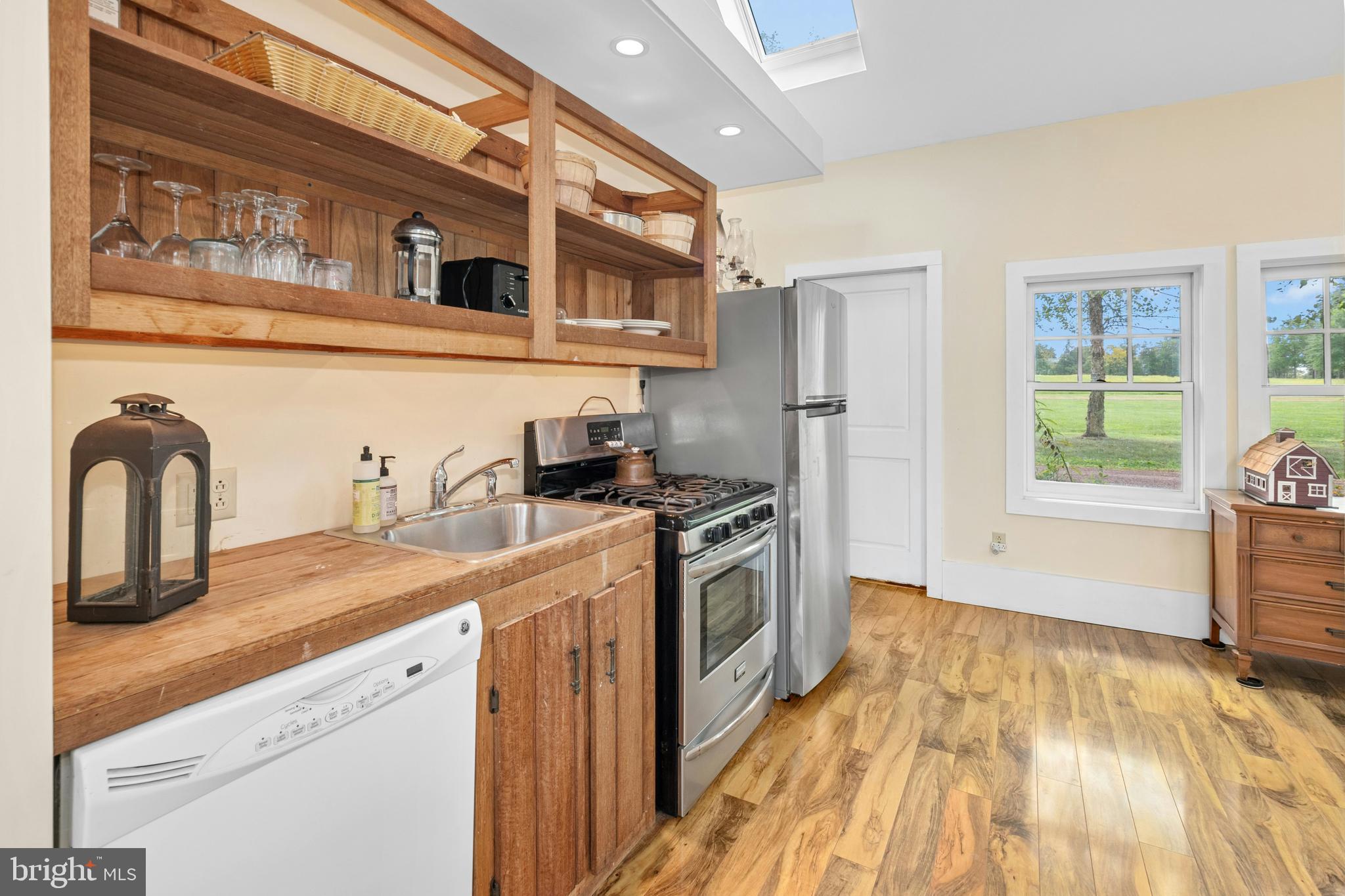 NONE AVAILABLE - Land