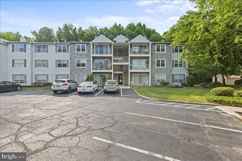 10 Aspen Court Unit 3RD FLOOR, Trenton, NJ MLS: NJME2077530