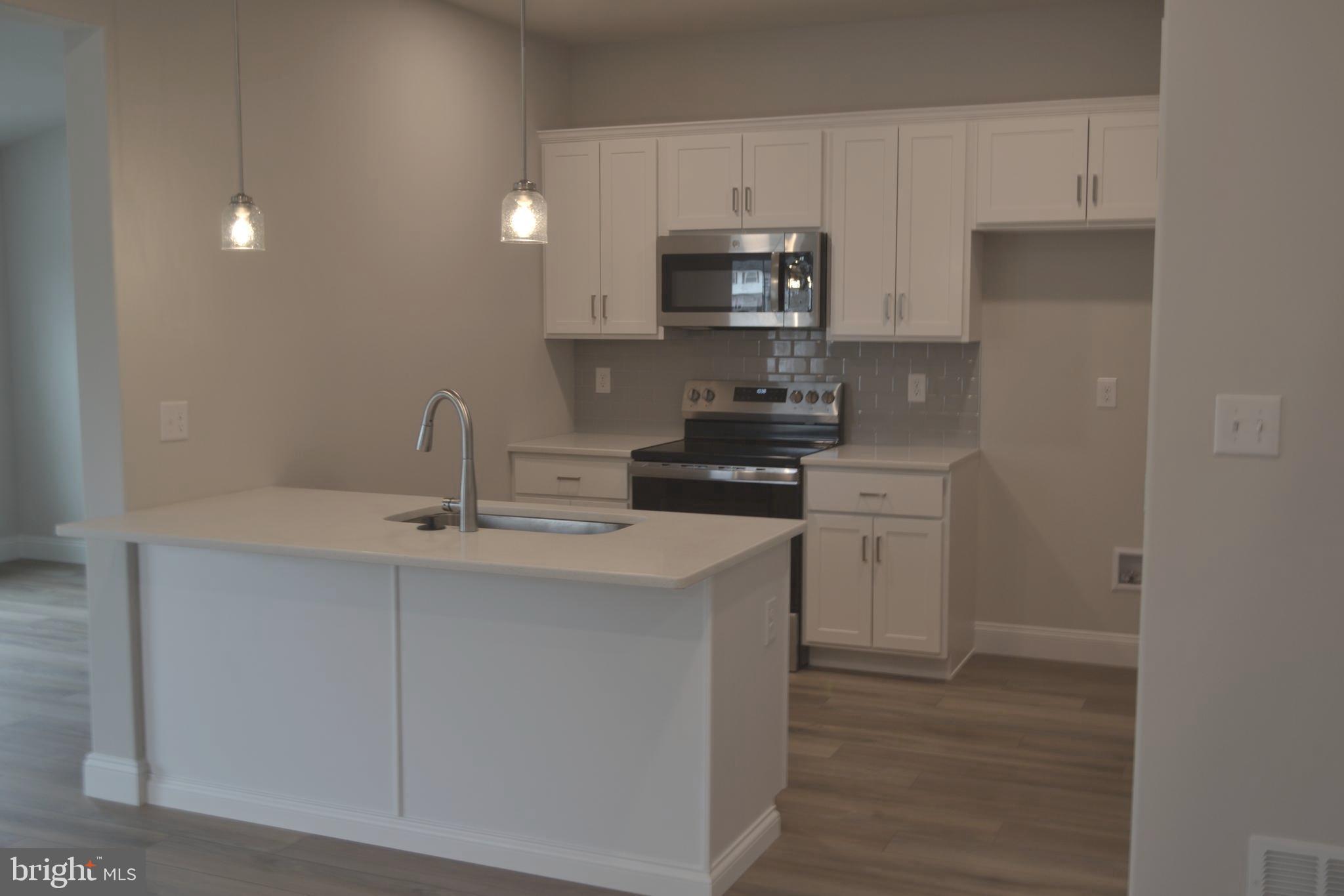 HAWKSTONE VILLAGE - Residential