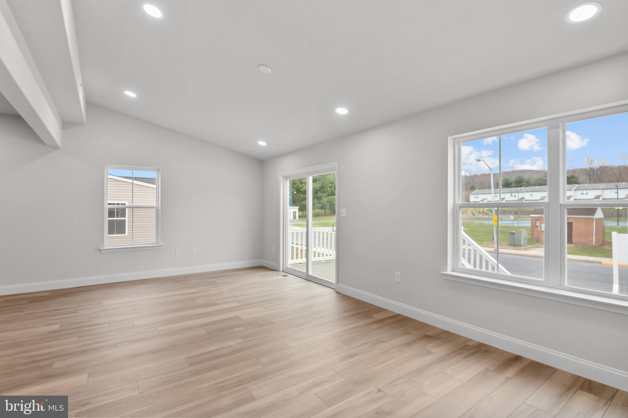 HAWKSTONE VILLAGE - Residential