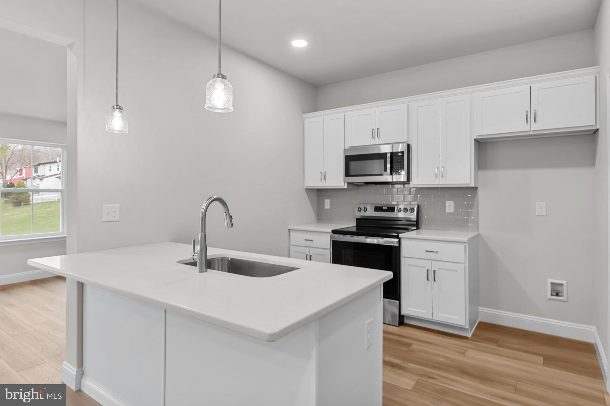 HAWKSTONE VILLAGE - Residential