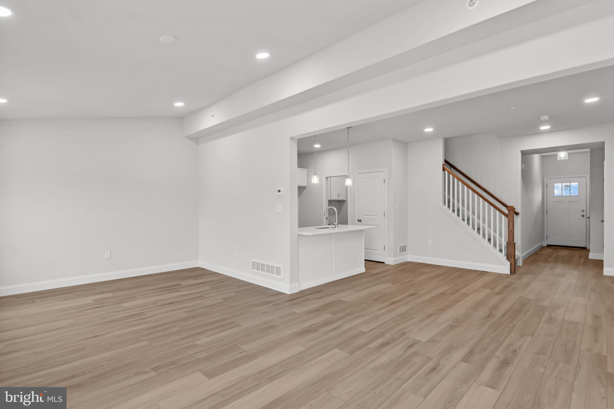 HAWKSTONE VILLAGE - Residential