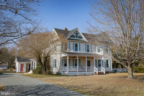 296 BEACH ROAD WHITE STONE VA 22578