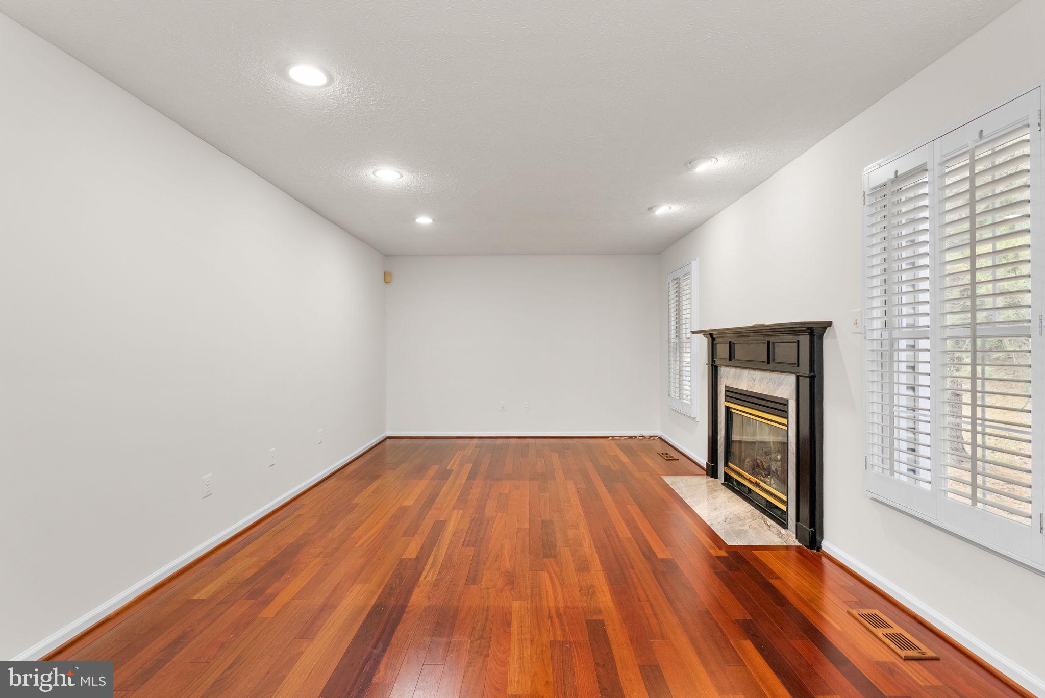 SHEPHERDS GLEN - Residential