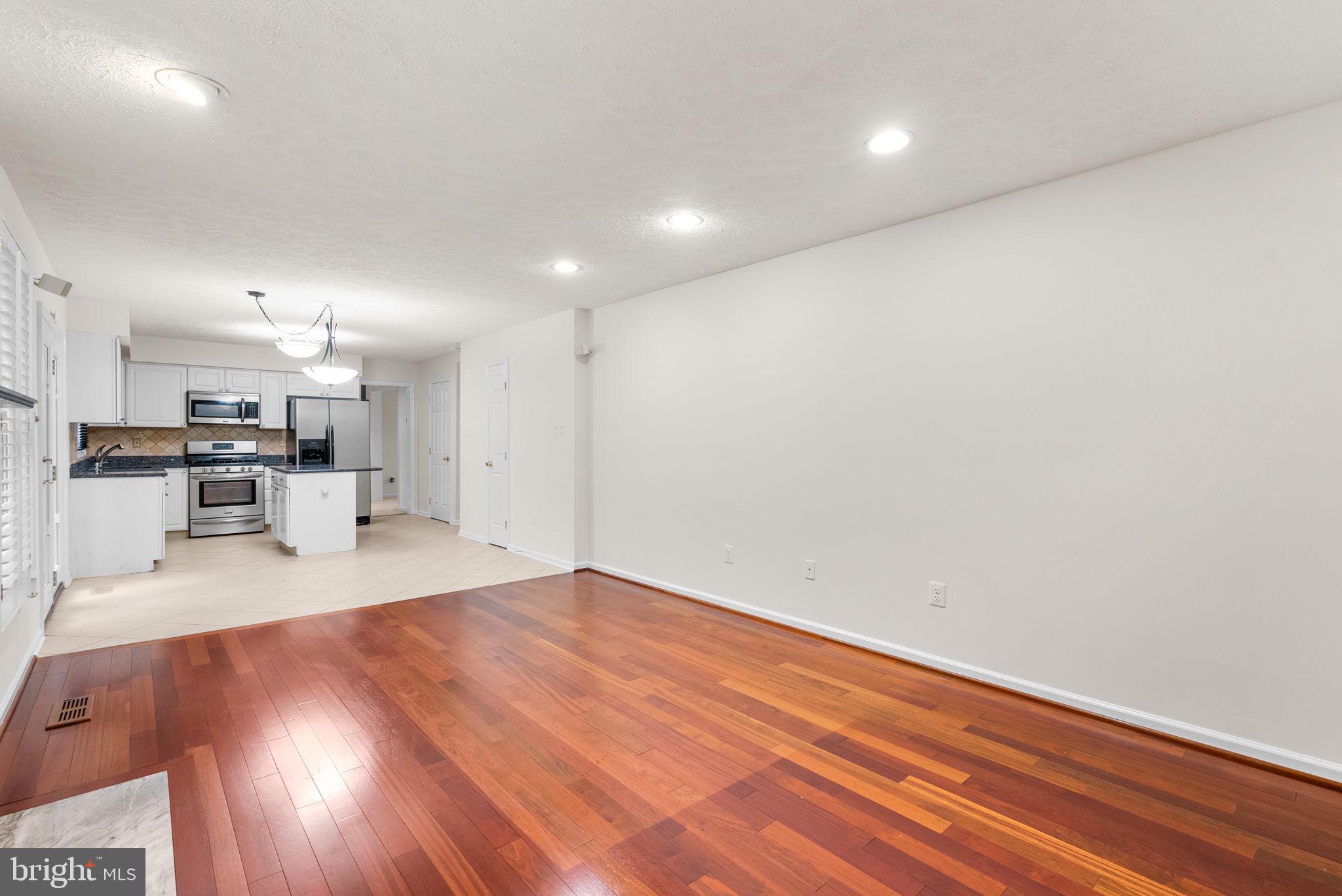 SHEPHERDS GLEN - Residential