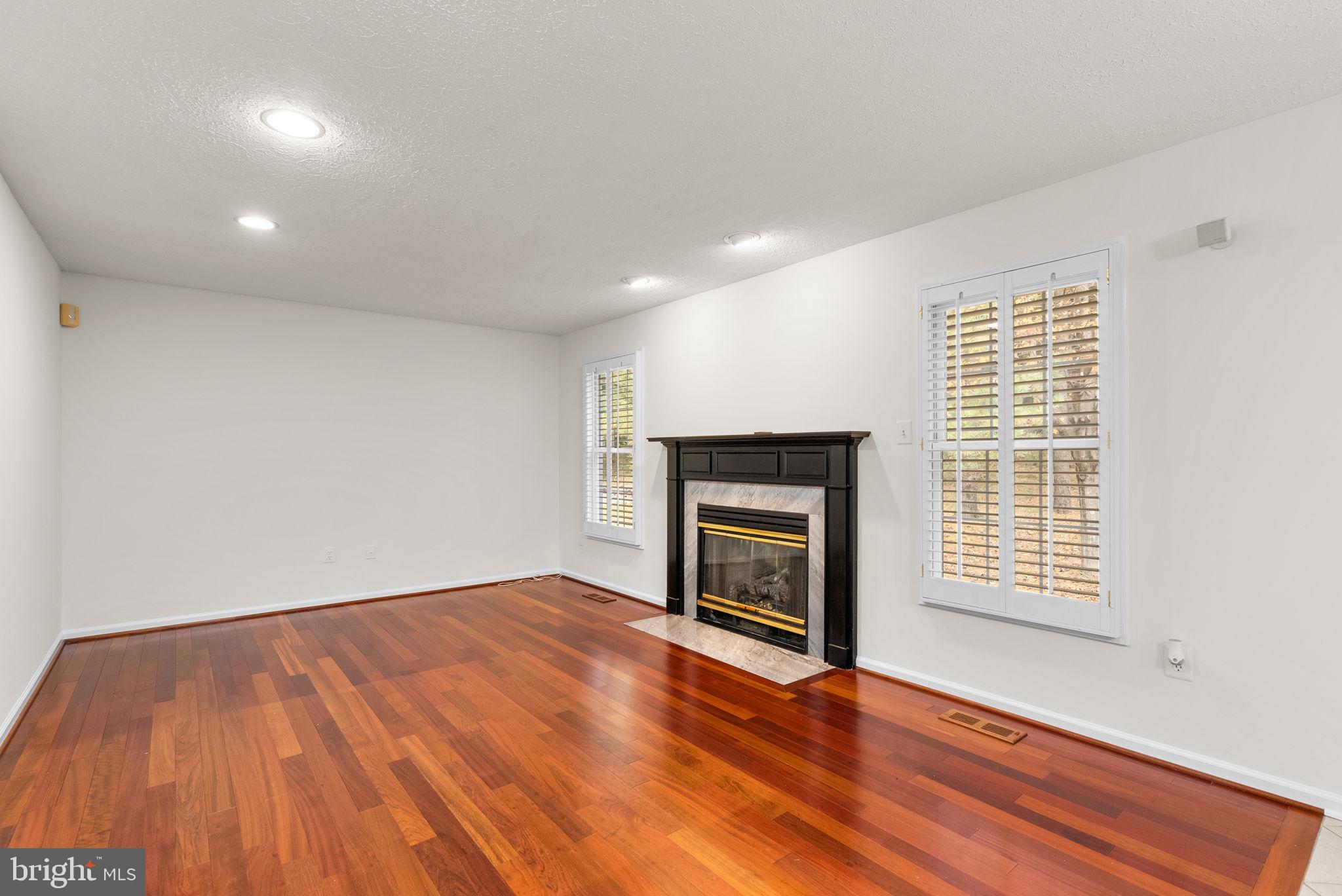 SHEPHERDS GLEN - Residential