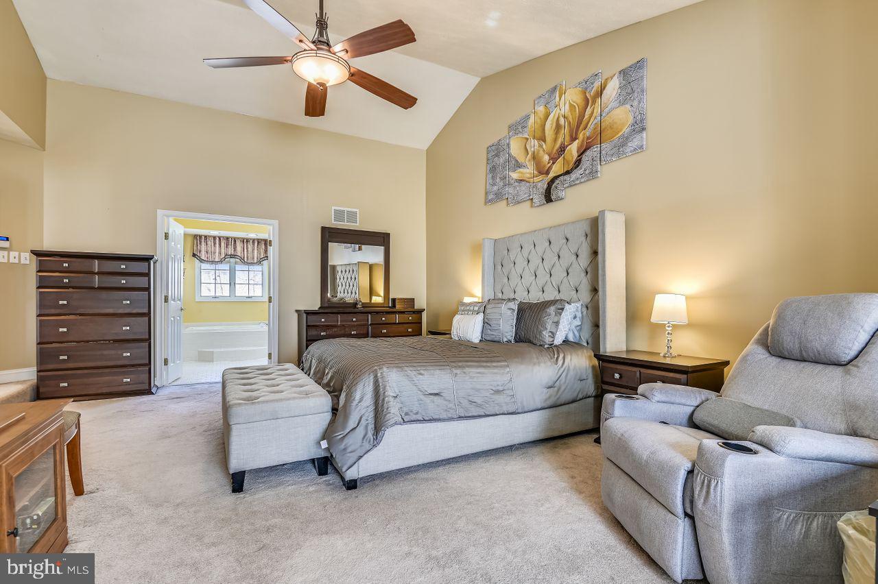 LYONSWOOD - Residential