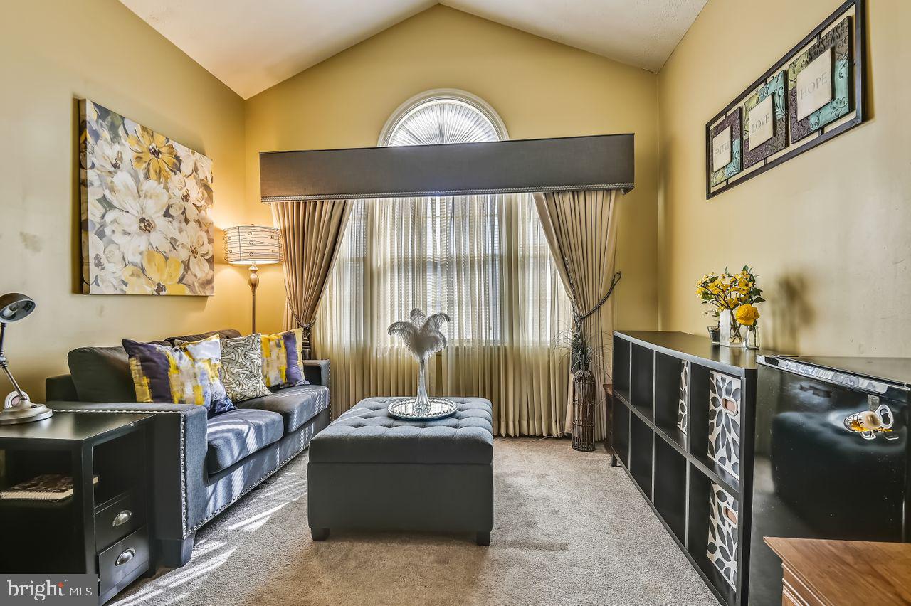 LYONSWOOD - Residential