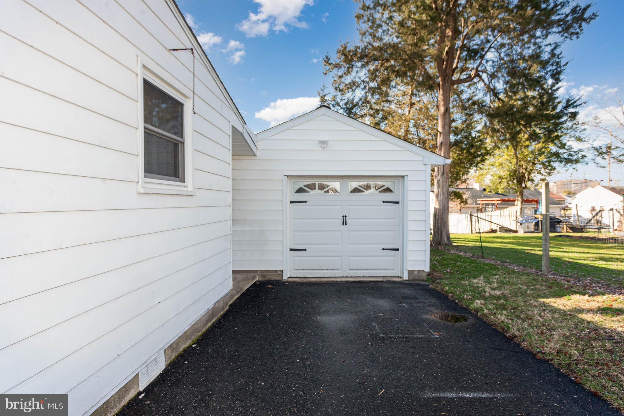 ABERDEEN HILLS - Residential