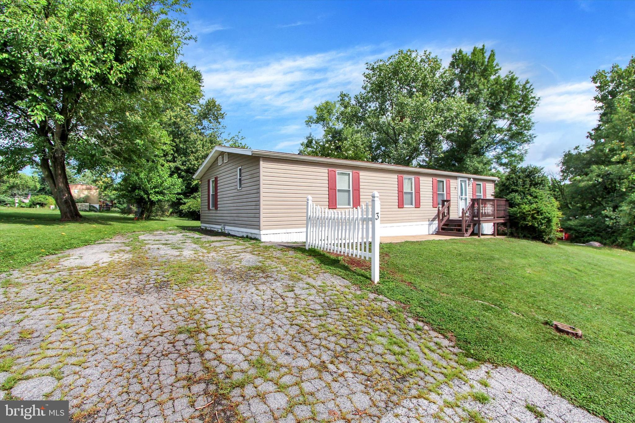 3 OAKLYN DRIVE