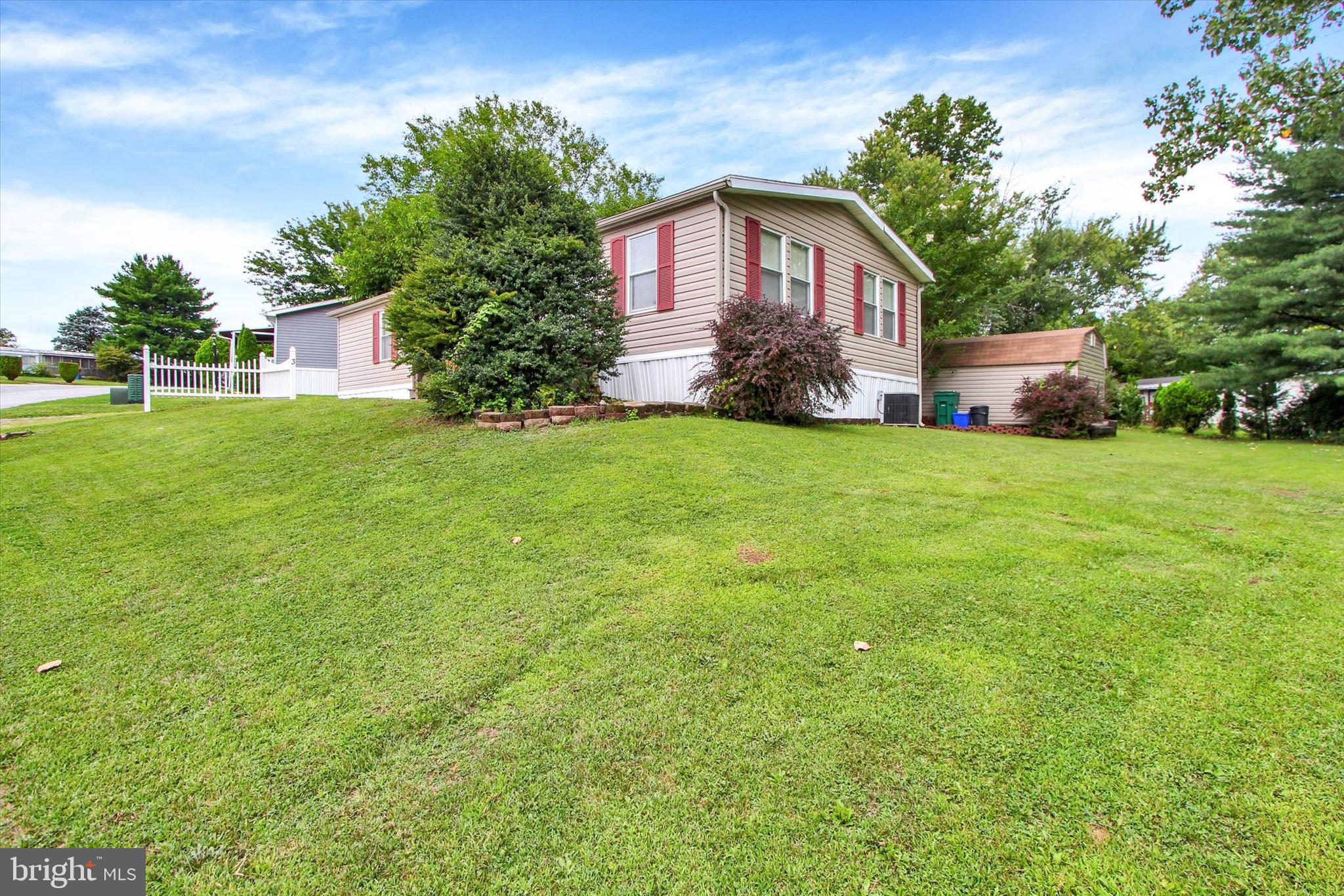 3 OAKLYN DRIVE