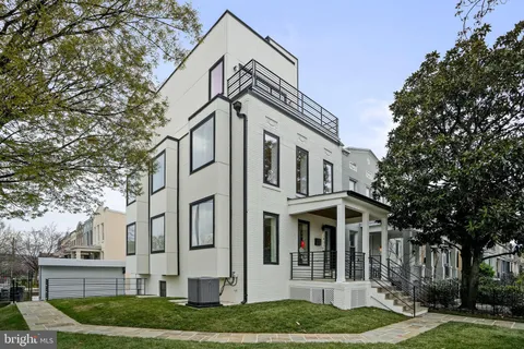 1631 G Street SE, Washington, DC 20003 - MLS#: DCDC2192876
