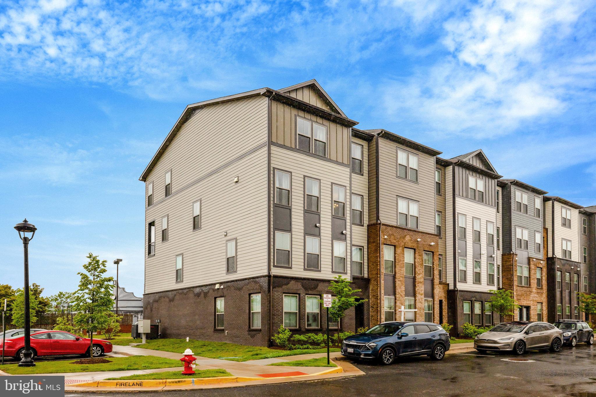 20941 BLUEBIRD SQUARE