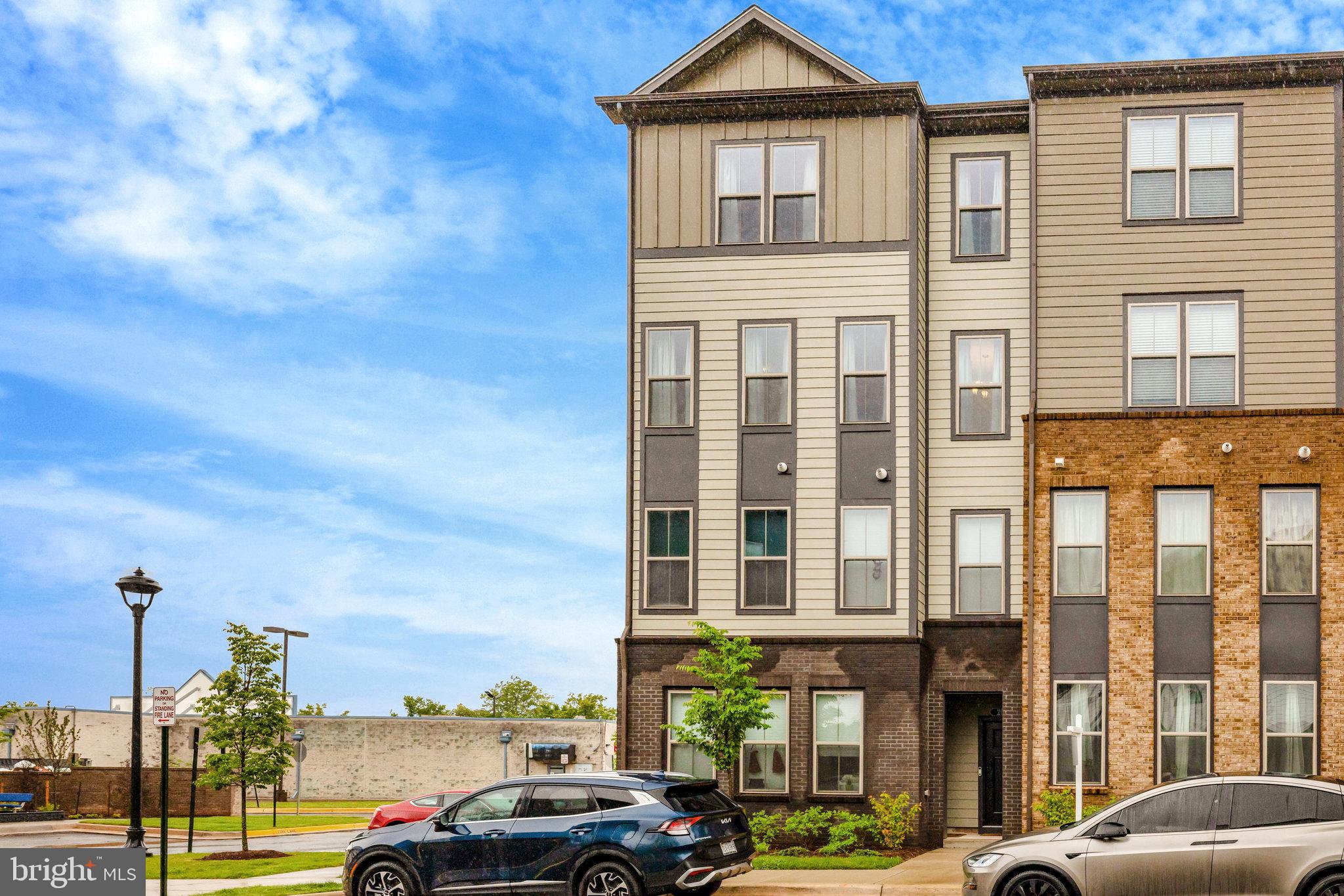 20941 BLUEBIRD SQUARE