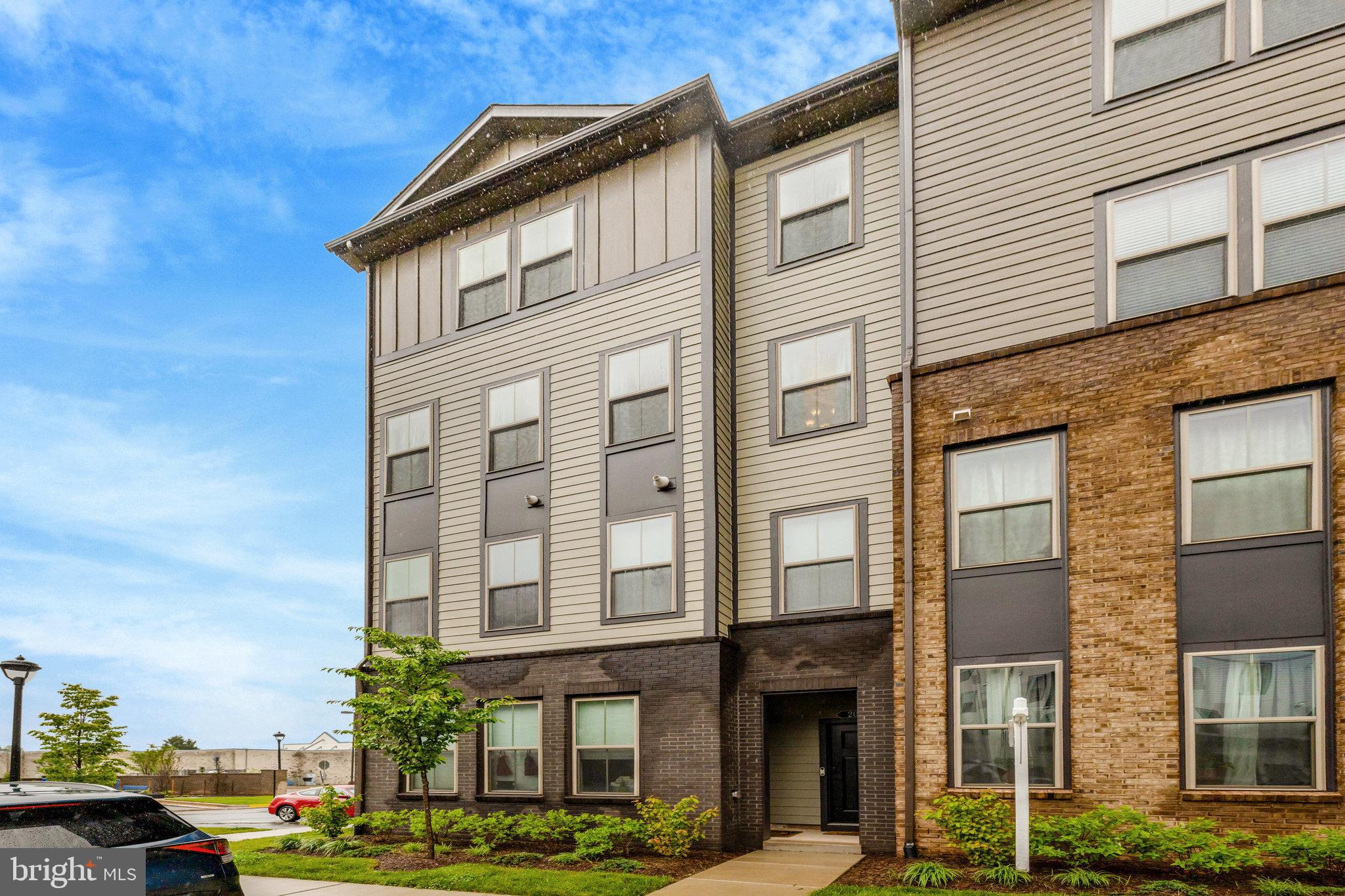 20941 BLUEBIRD SQUARE