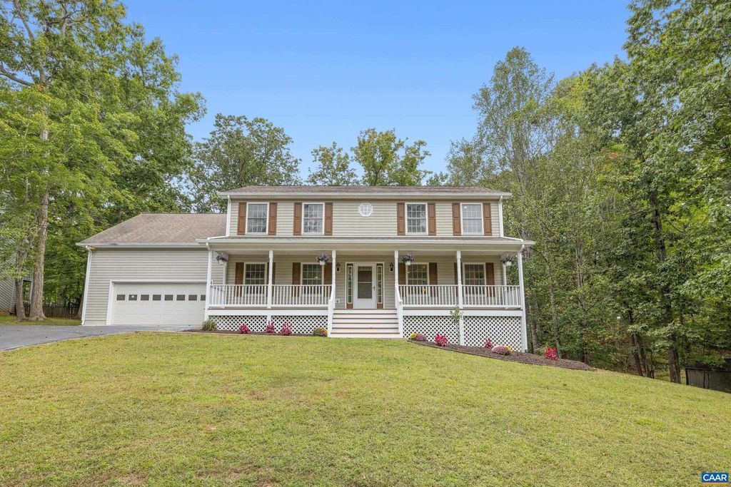 Photo of 51 Woodlawn Dr, PALMYRA, VA 22963 (MLS # 668650)