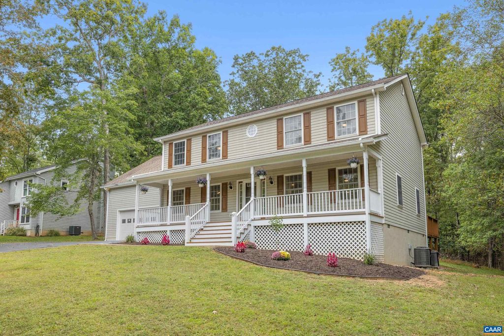 Photo of 51 Woodlawn Dr, PALMYRA, VA 22963 (MLS # 668650)