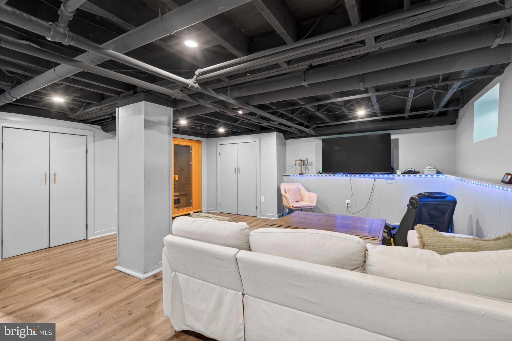 BROOKLINE - Residential