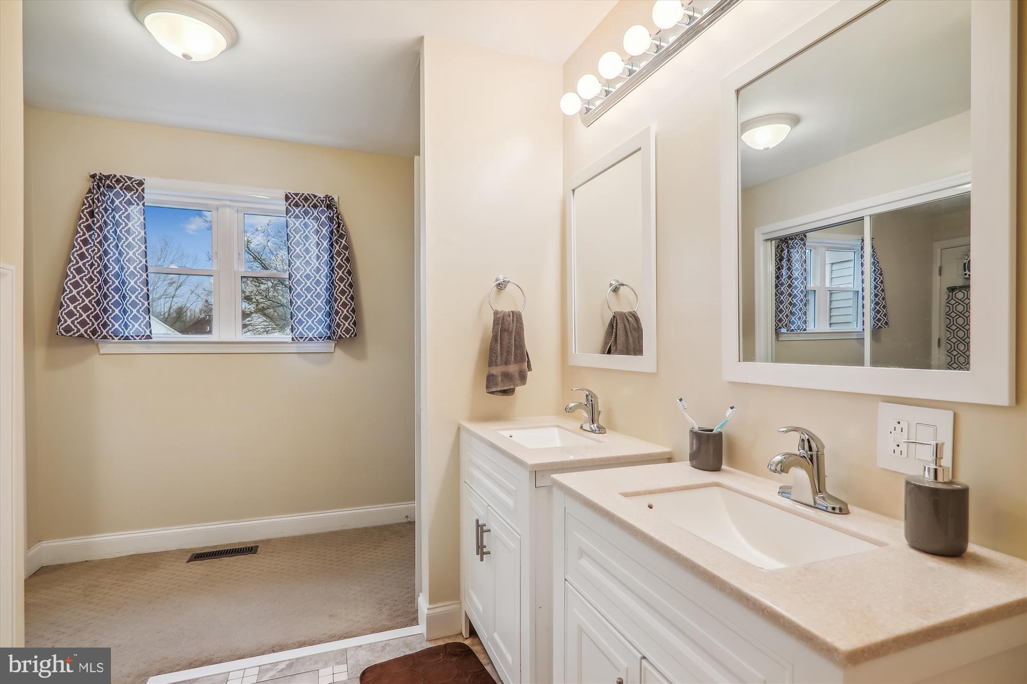 ENFIELD CHASE - Residential