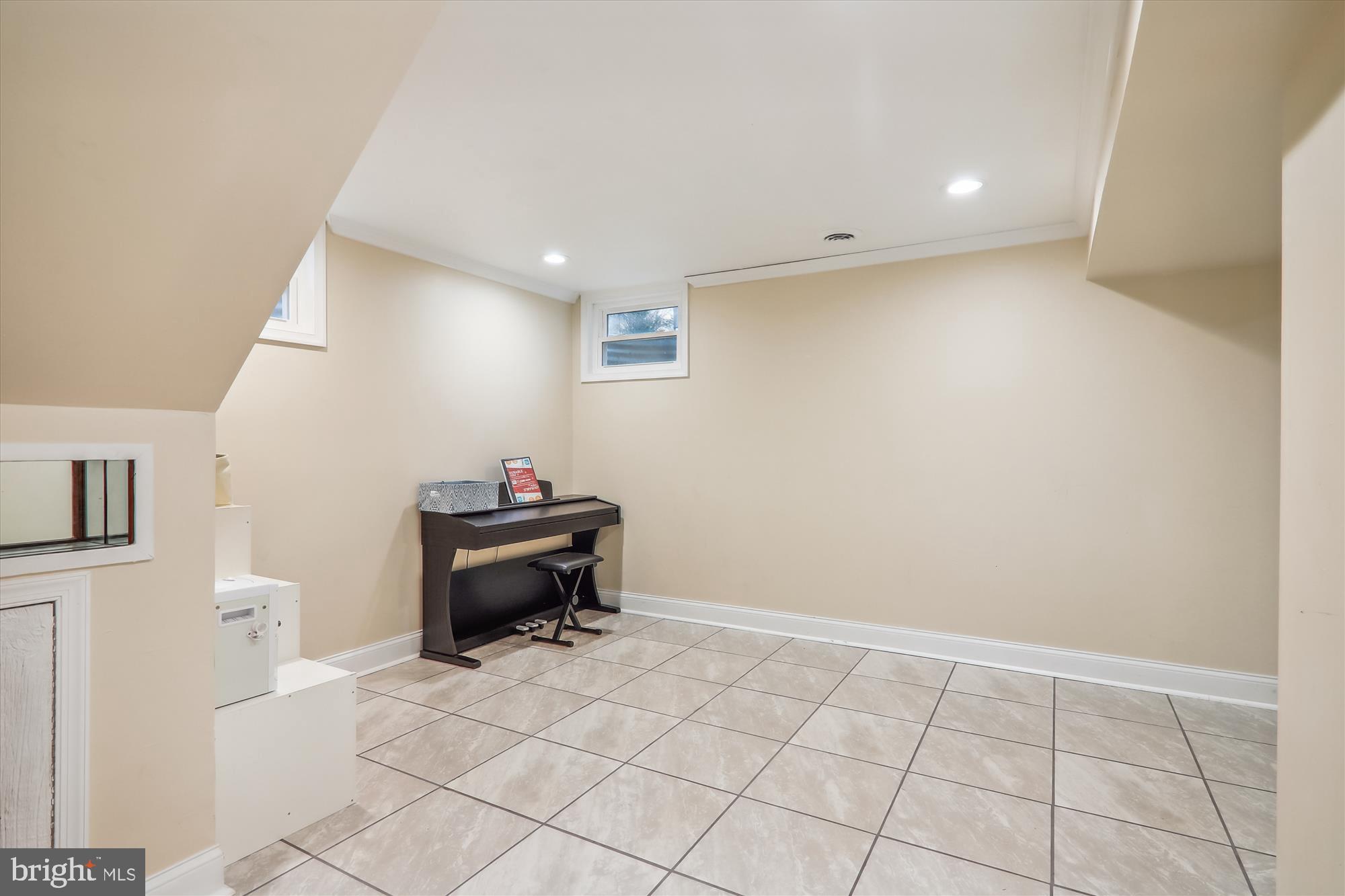 ENFIELD CHASE - Residential