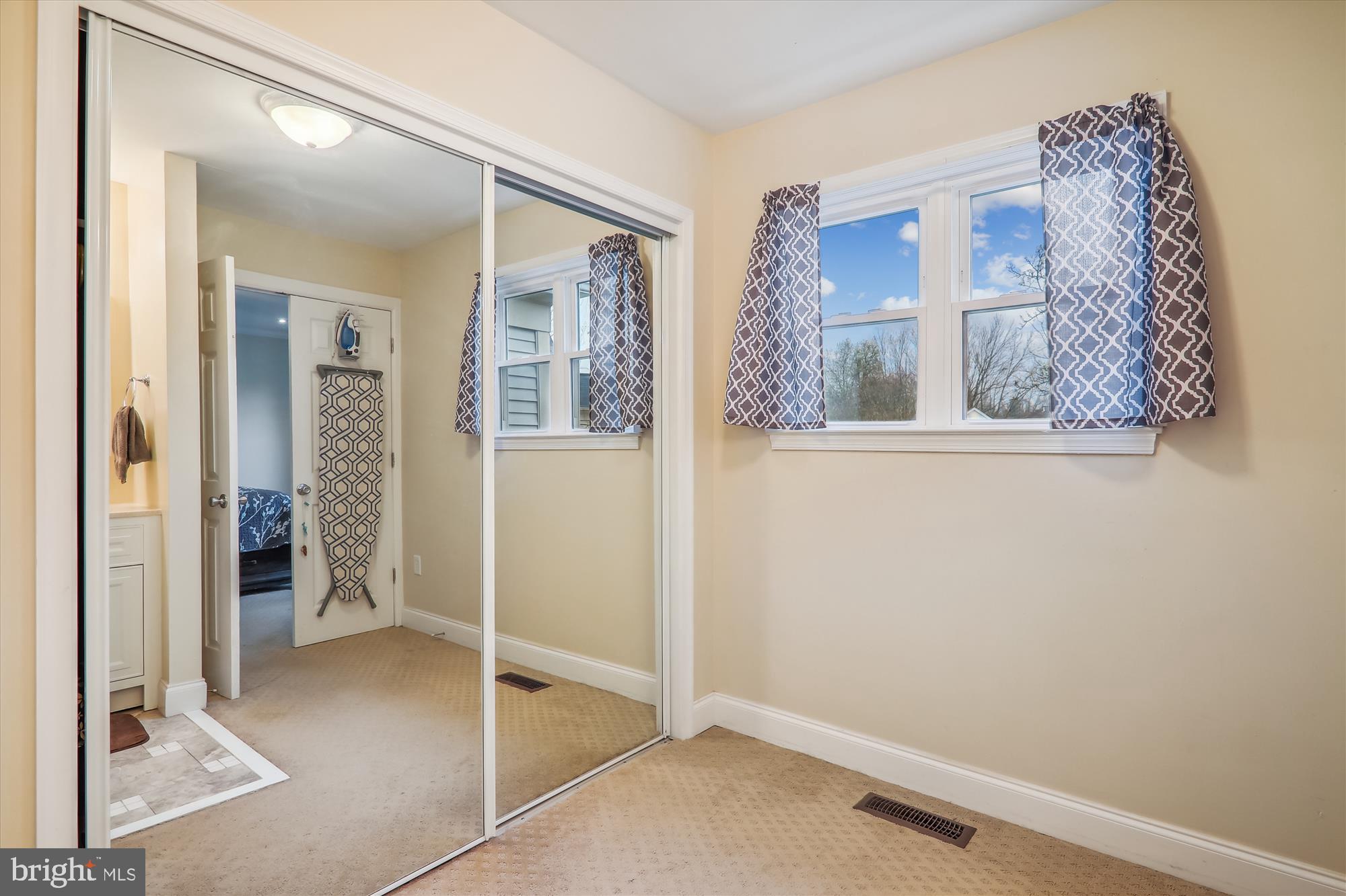 ENFIELD CHASE - Residential