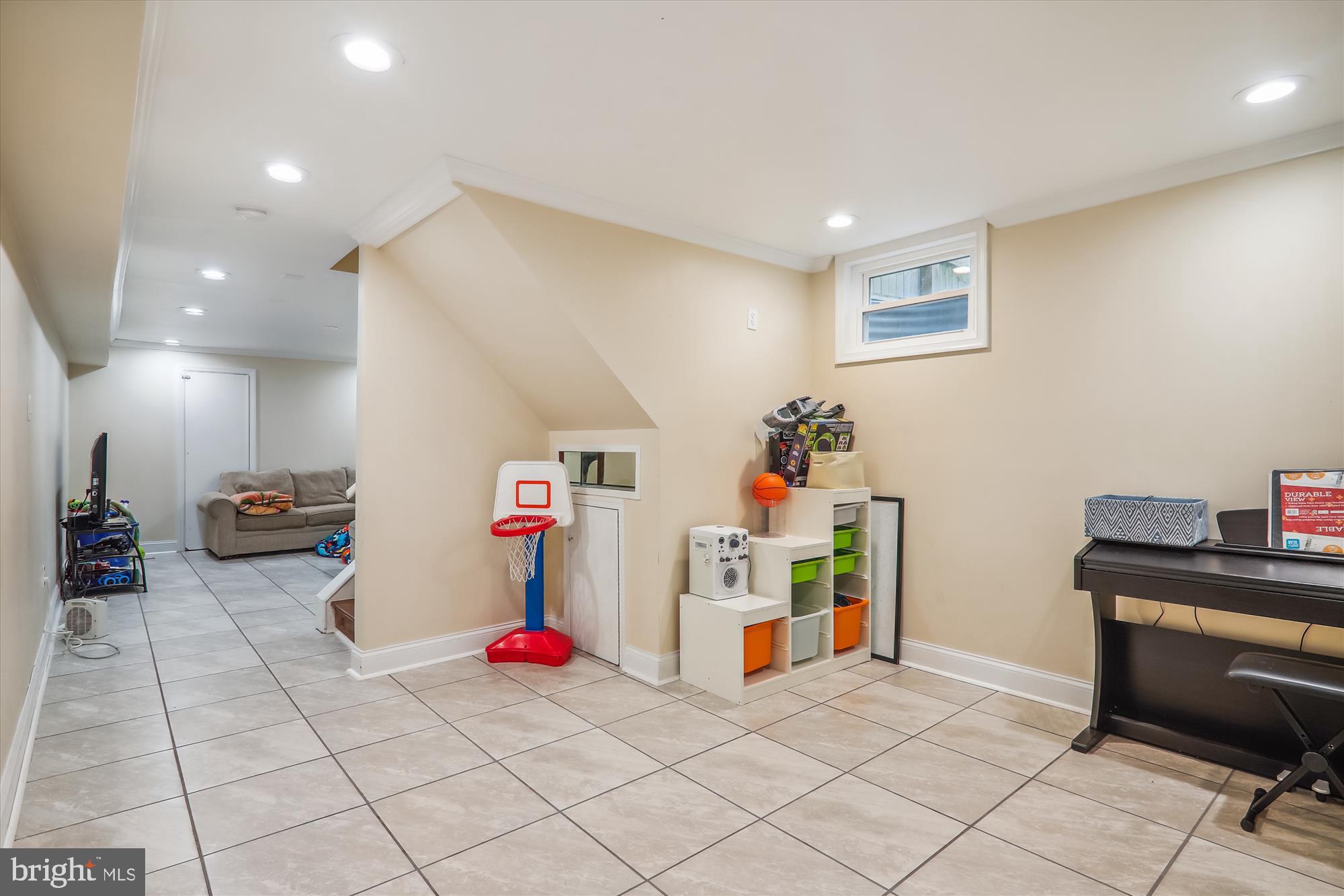 ENFIELD CHASE - Residential