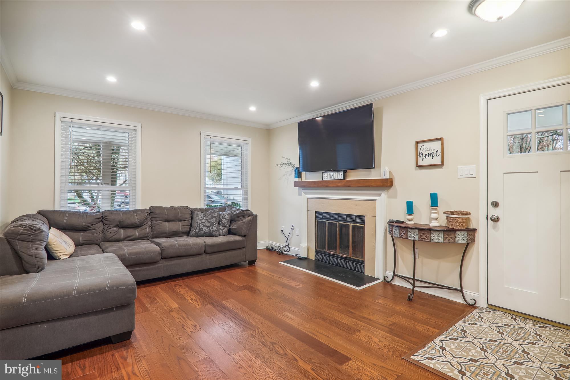 ENFIELD CHASE - Residential