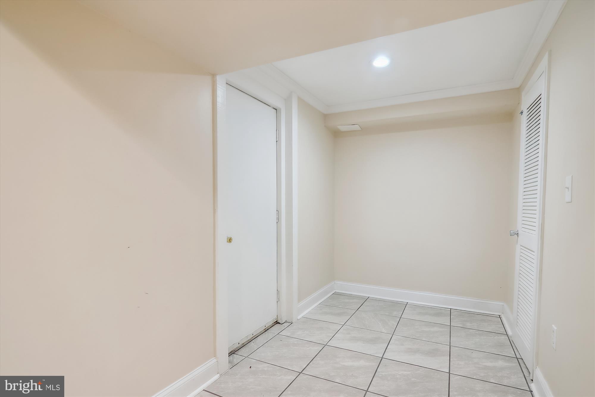 ENFIELD CHASE - Residential