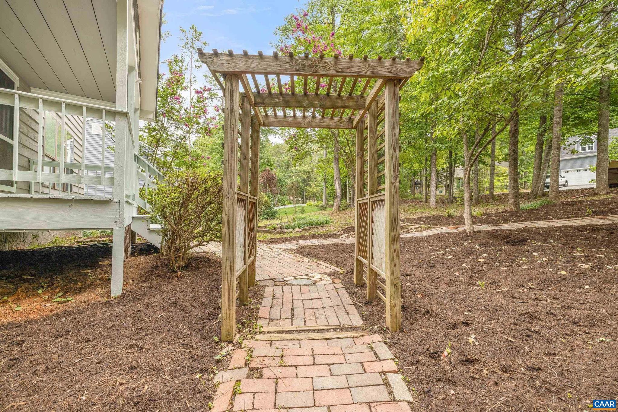 LAKE MONTICELLO - Residential Lease