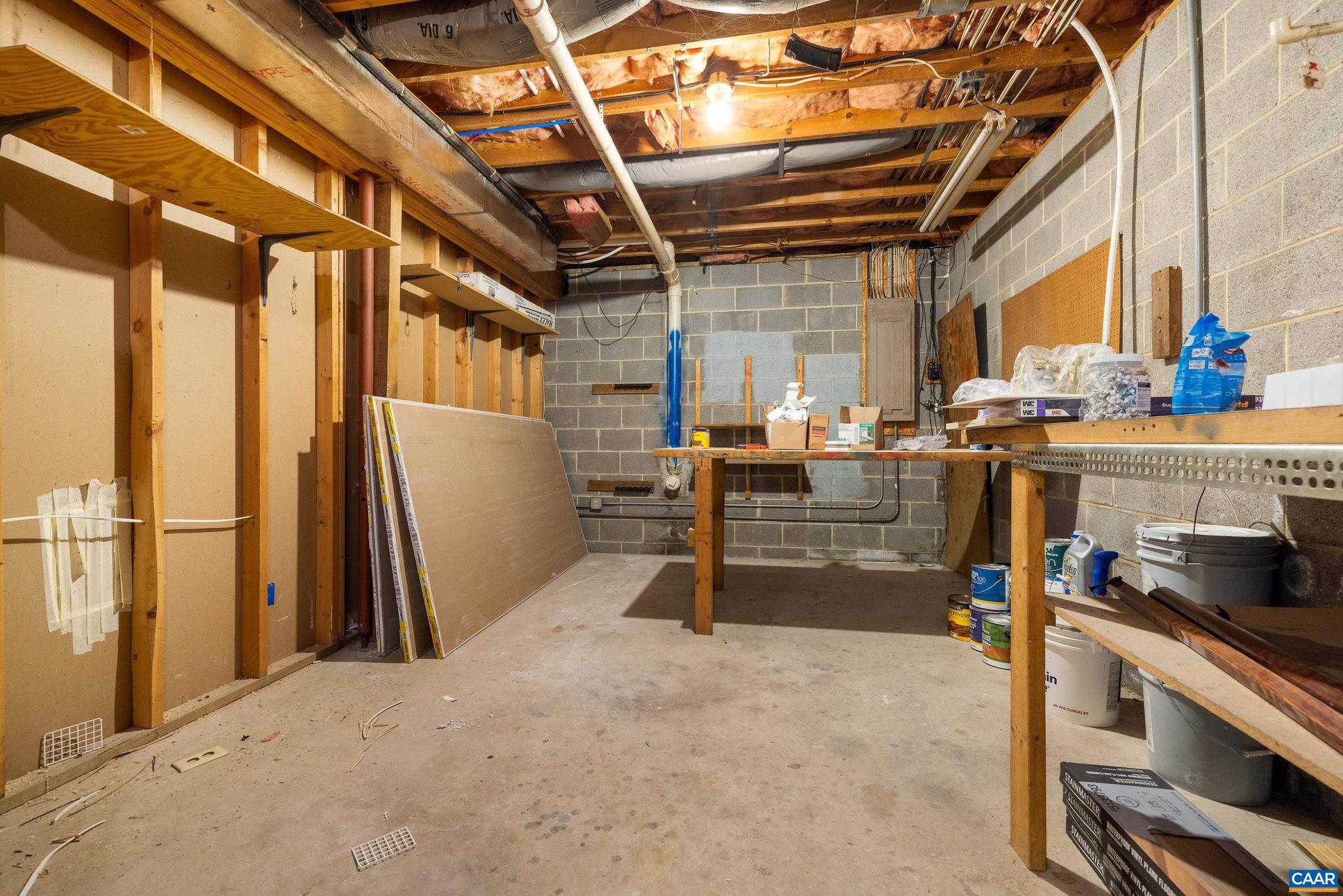 LAKE MONTICELLO - Residential Lease