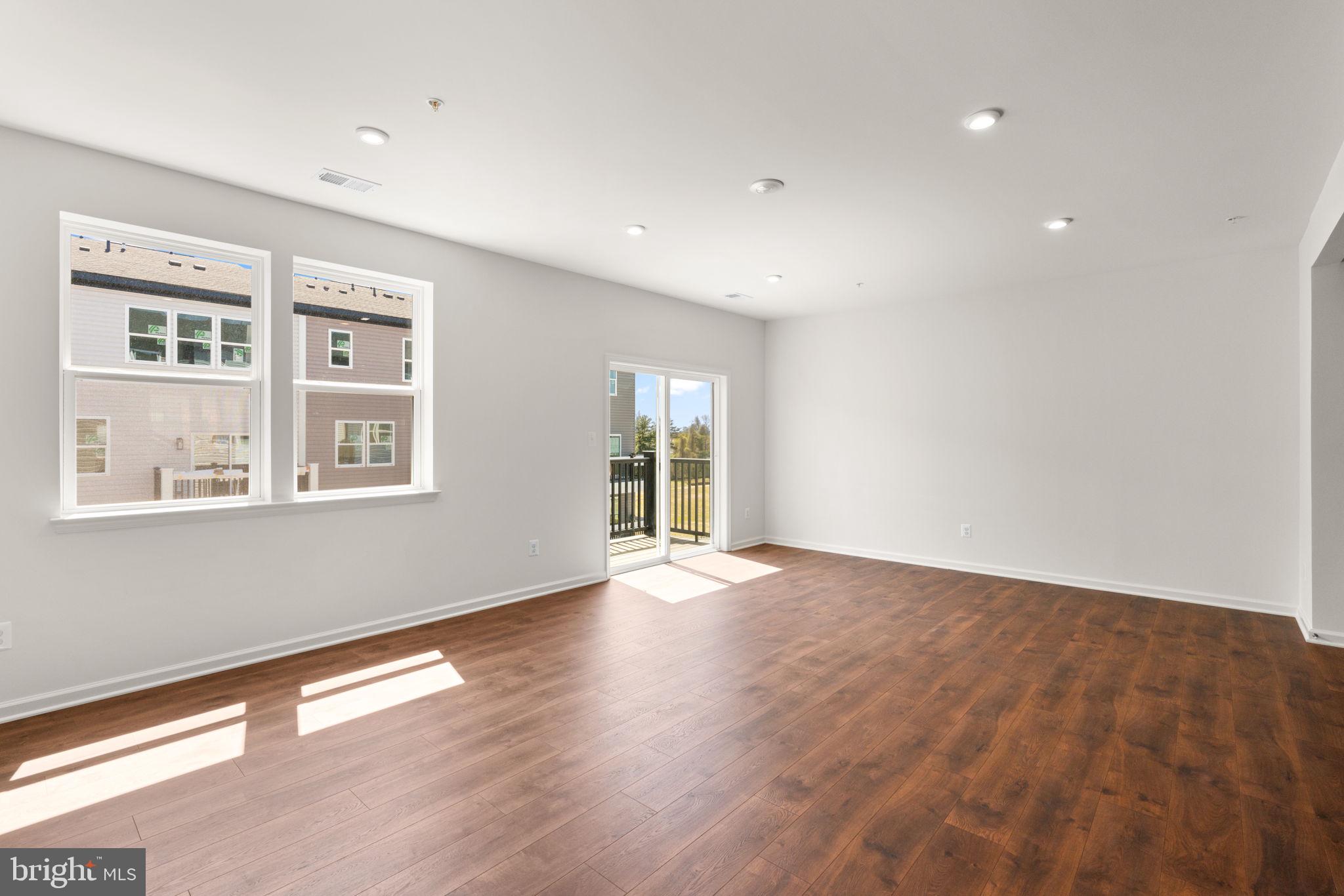 PADDOCK POINTE - Residential Lease