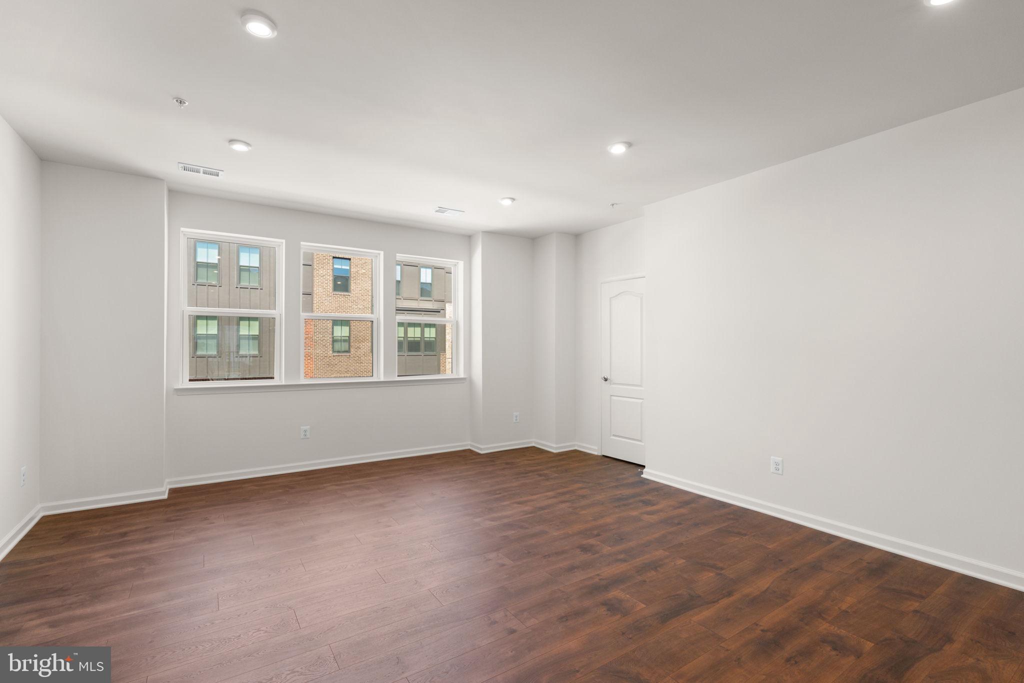 PADDOCK POINTE - Residential Lease