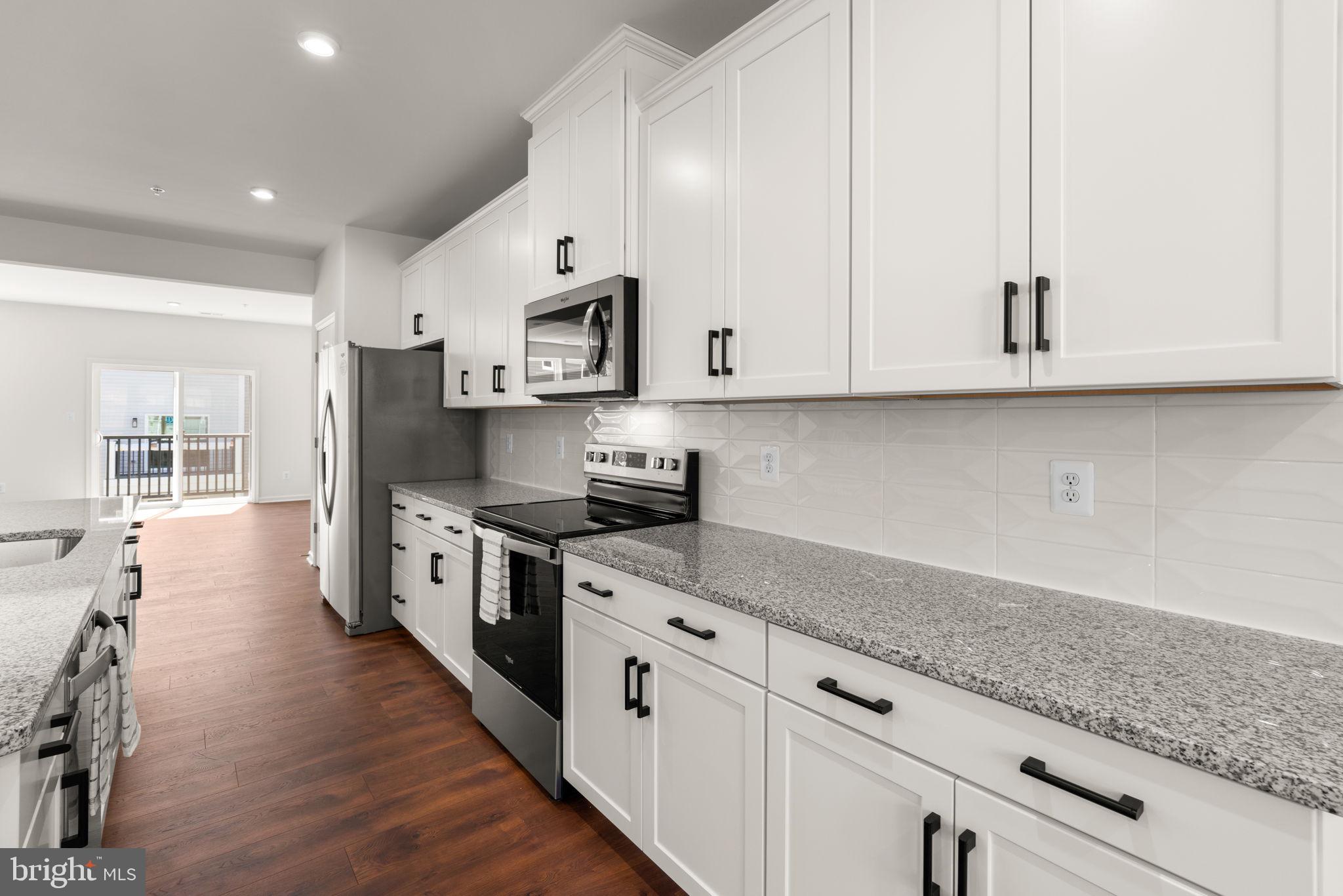 PADDOCK POINTE - Residential Lease