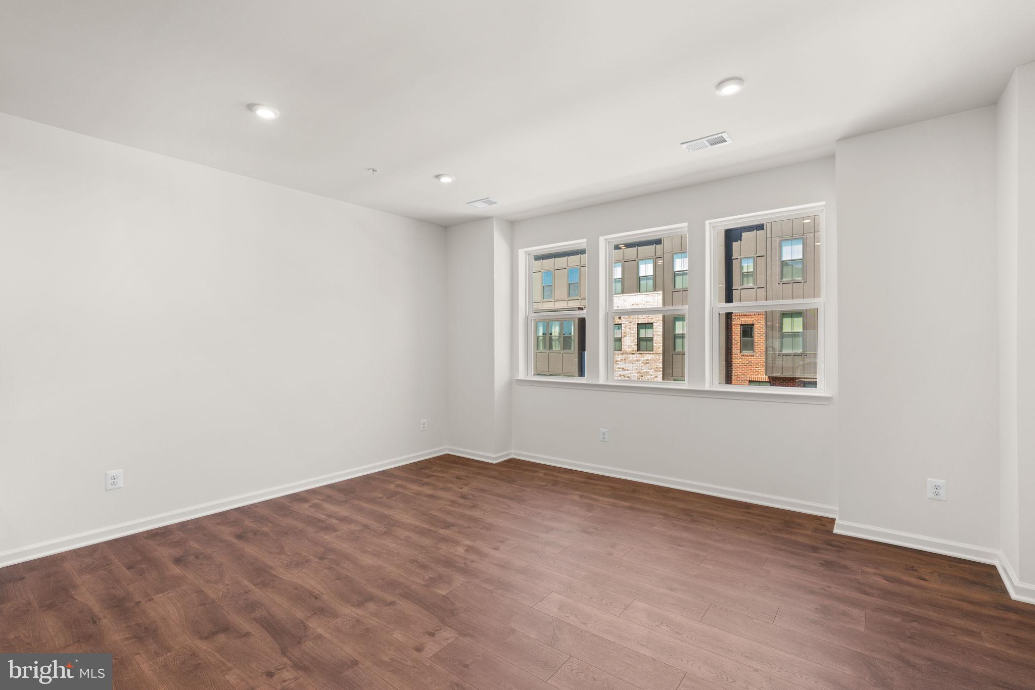 PADDOCK POINTE - Residential Lease