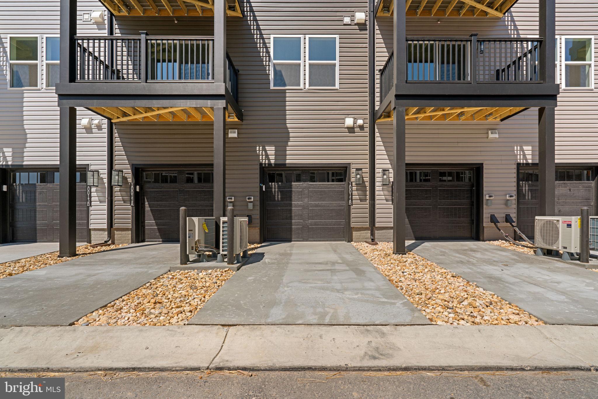 PADDOCK POINTE - Residential Lease