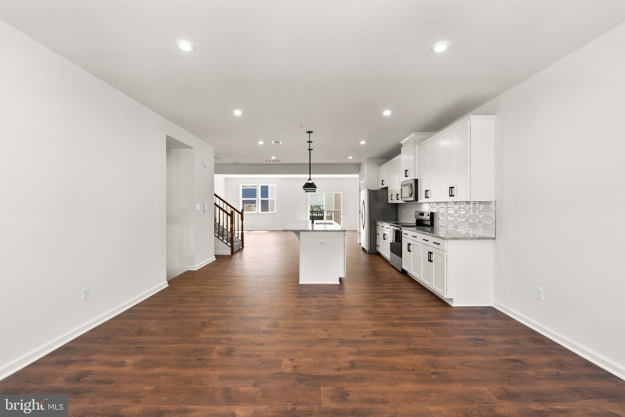 PADDOCK POINTE - Residential Lease