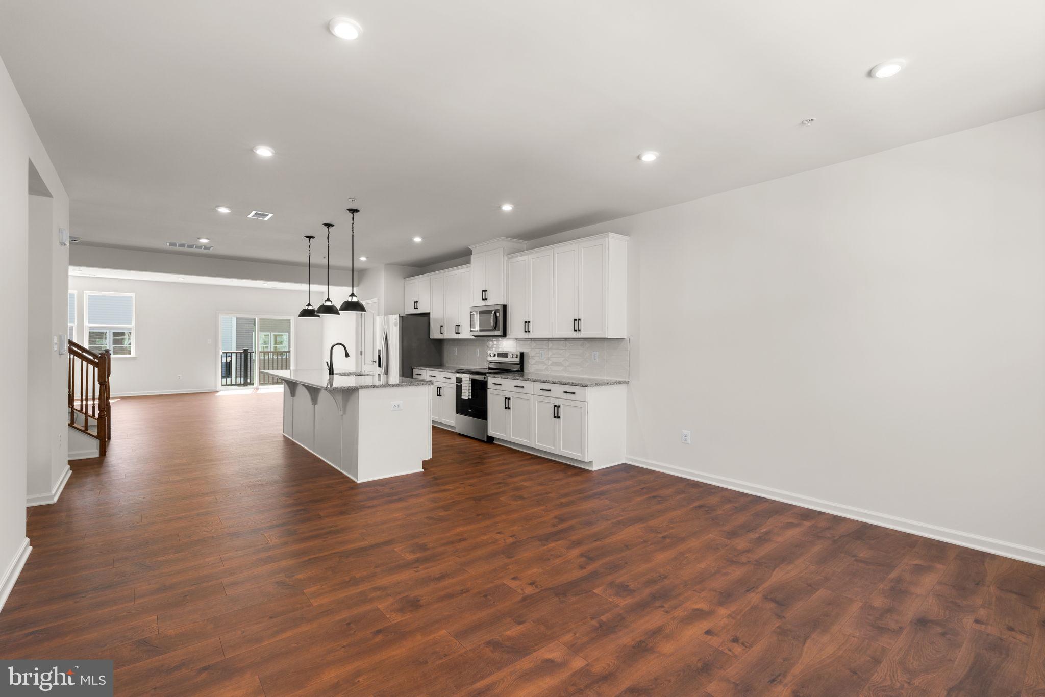 PADDOCK POINTE - Residential Lease